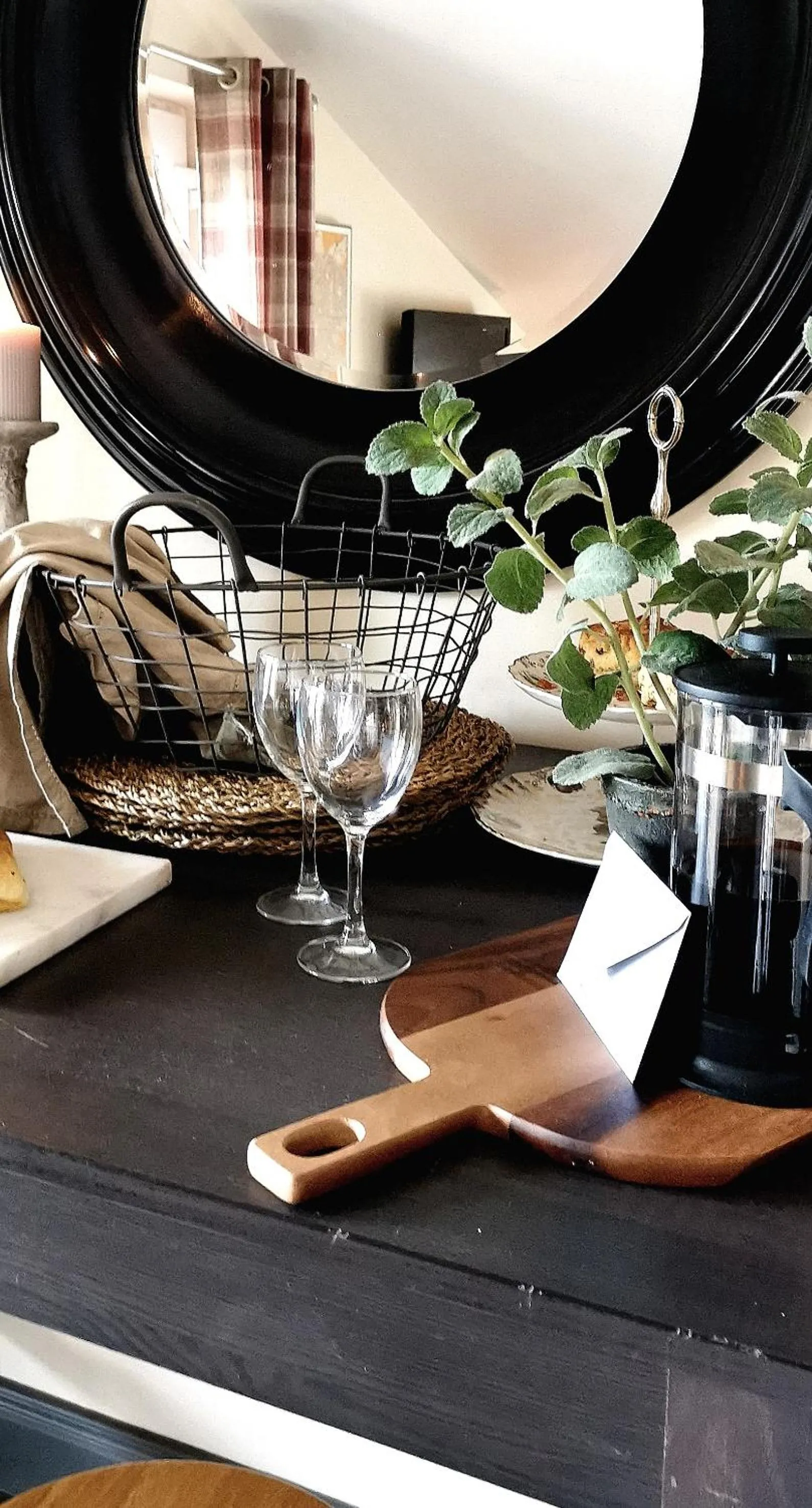 Dining area in Greenvale Cabins