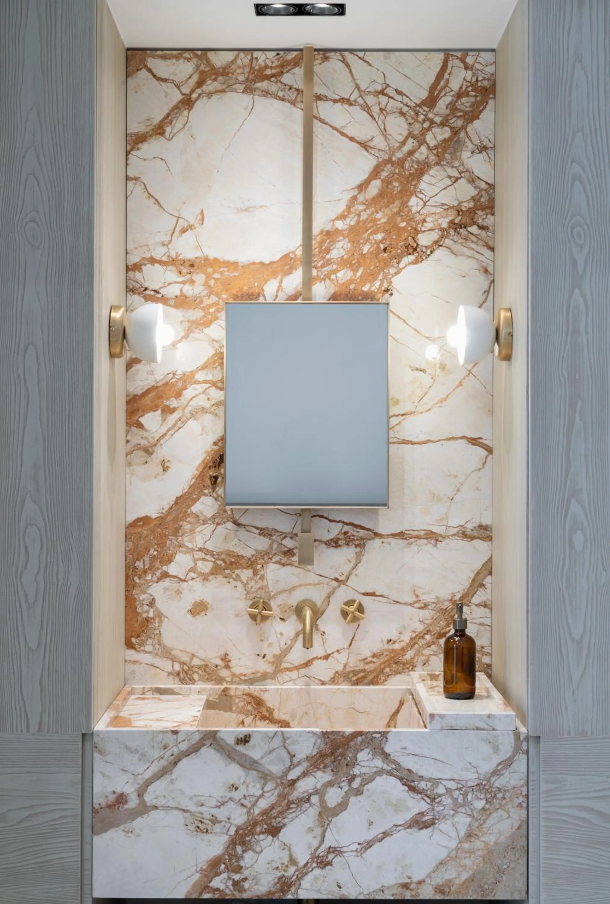 Decorative detail in Kinglin Luxury Living