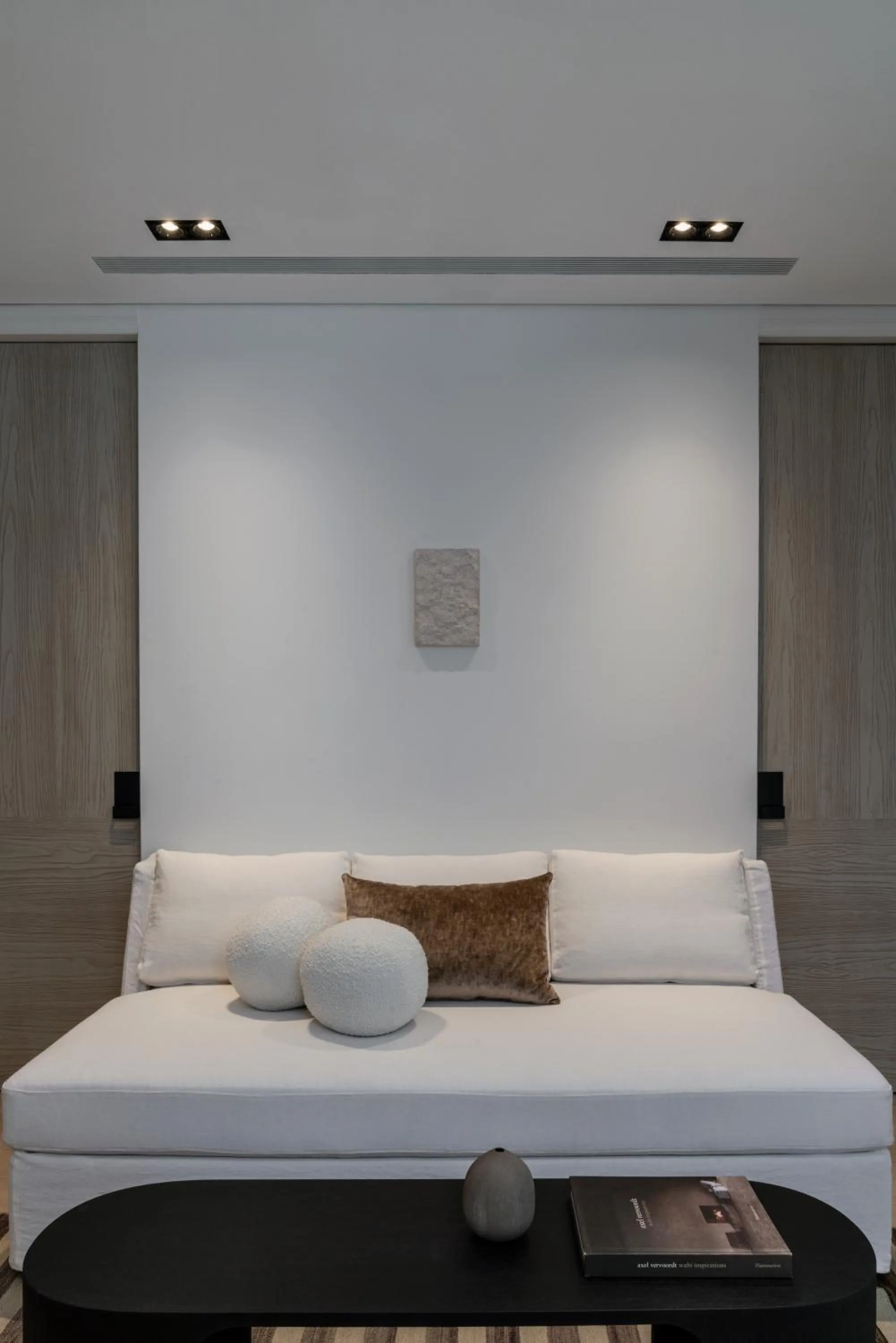 Living room, Bed in Kinglin Luxury Living