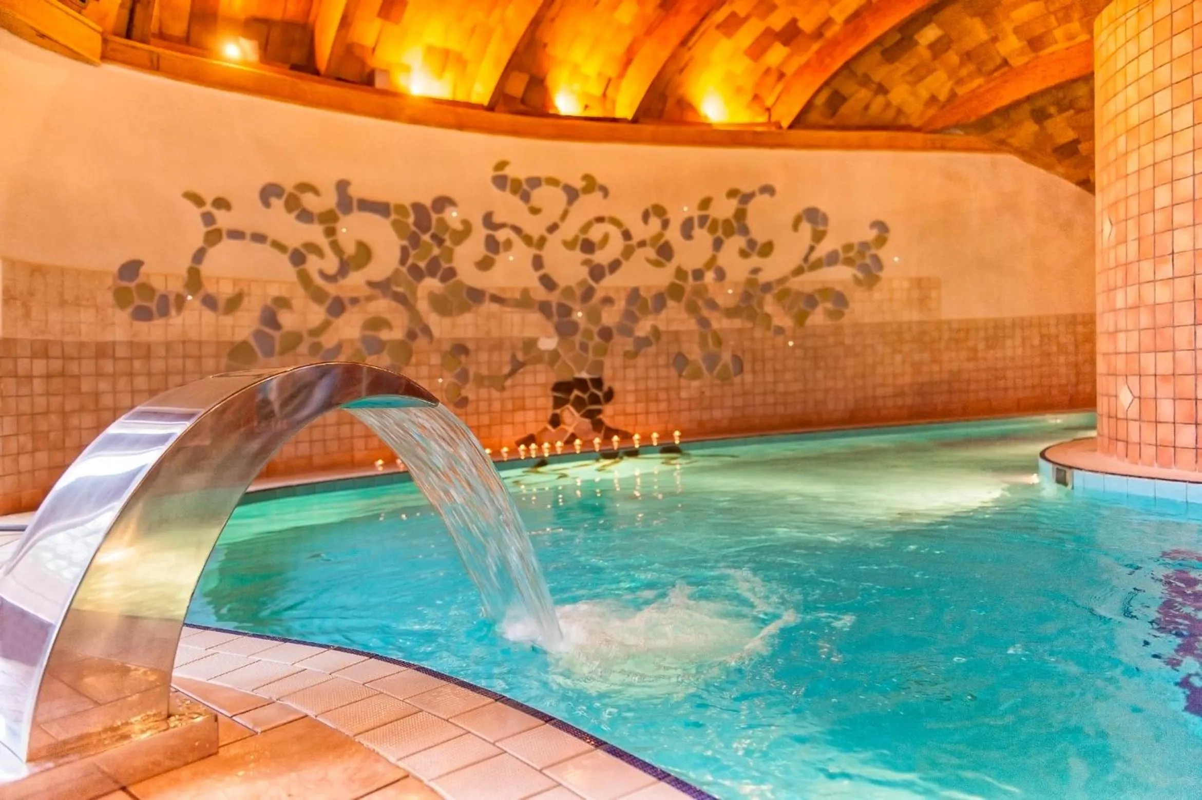 Swimming pool in Hotel Piroska