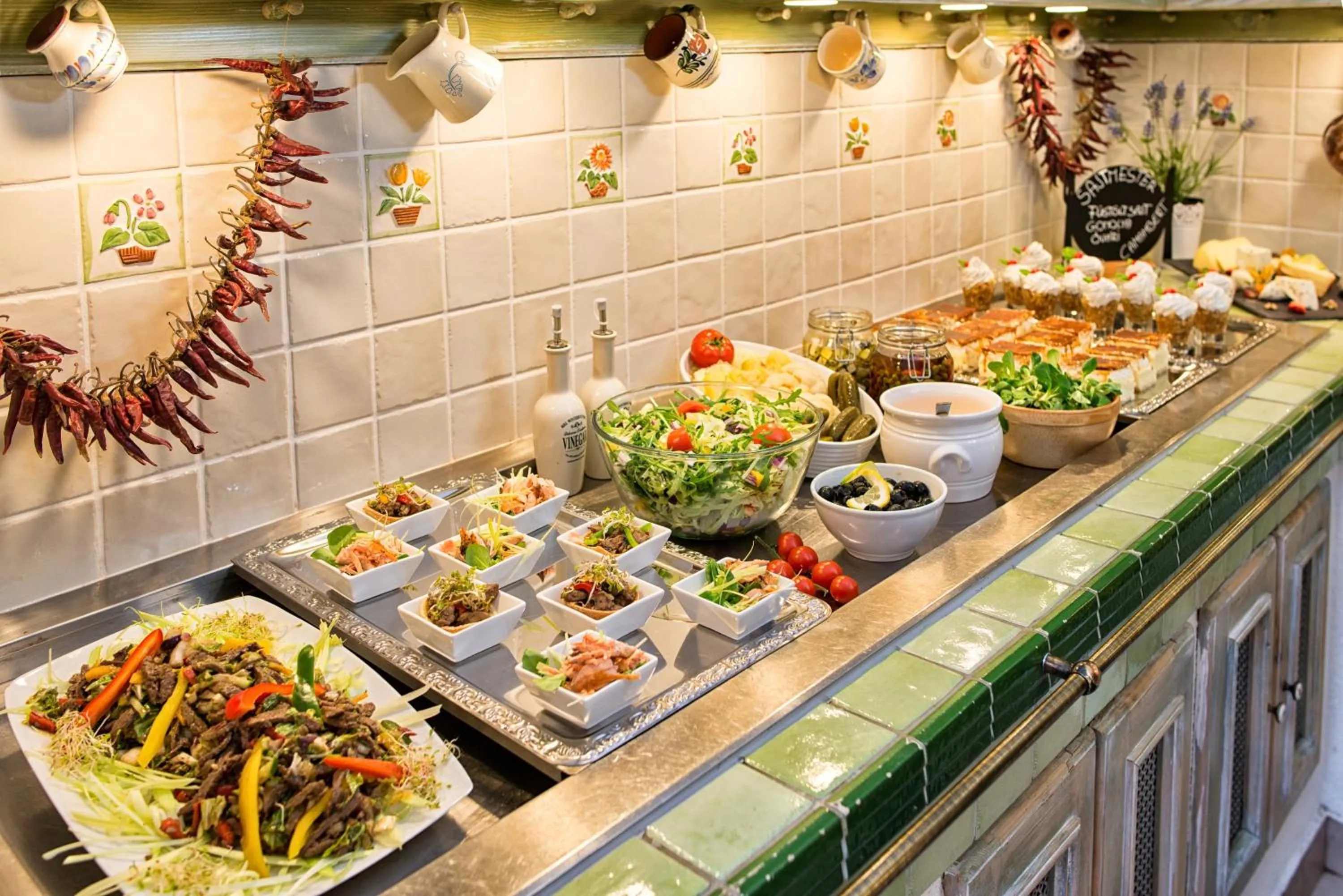 Restaurant/places to eat in Hotel Piroska