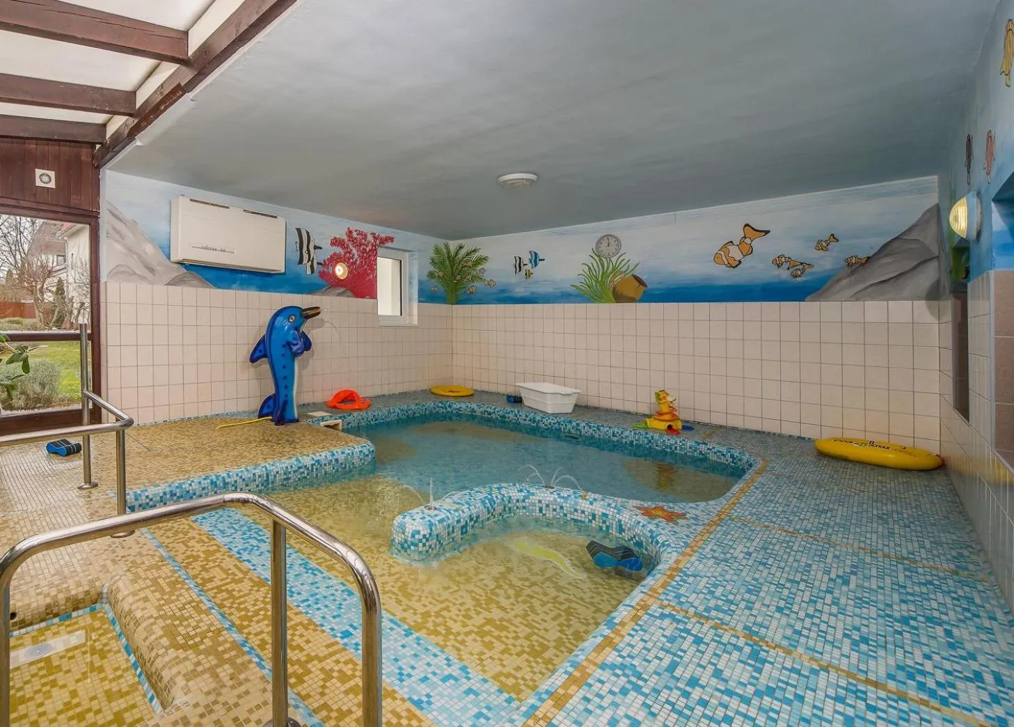 Swimming pool in Hotel Piroska