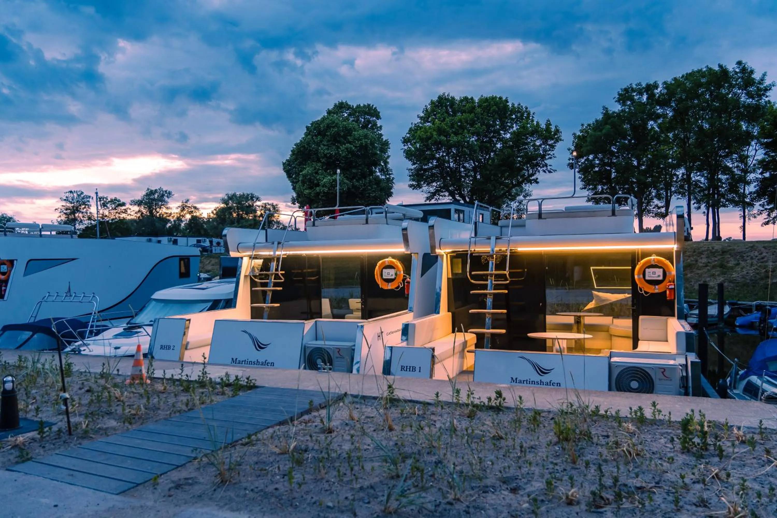 Property building in Marina Martinshafen