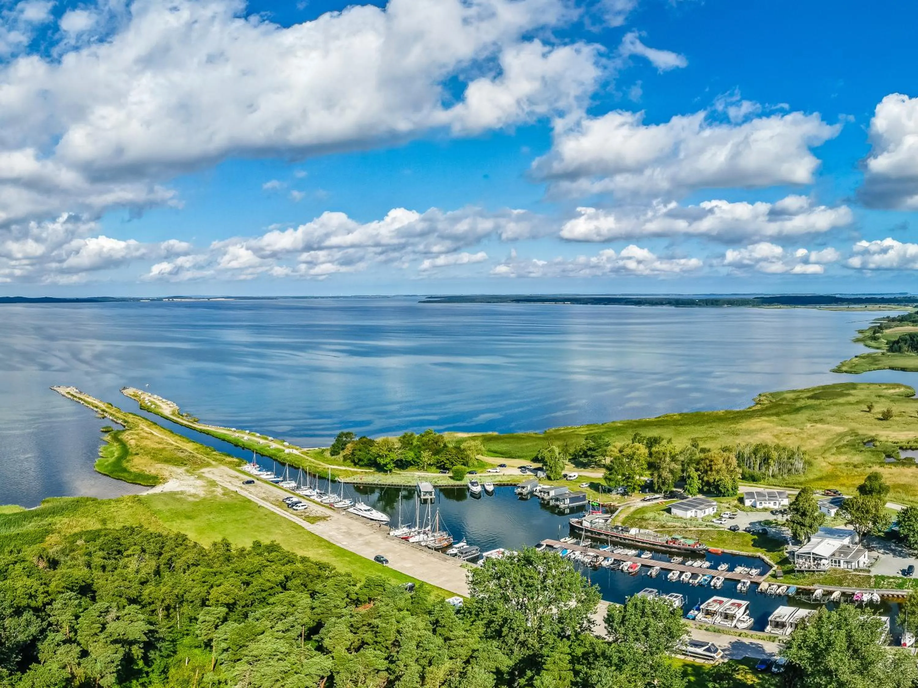 Bird's eye view in Marina Martinshafen