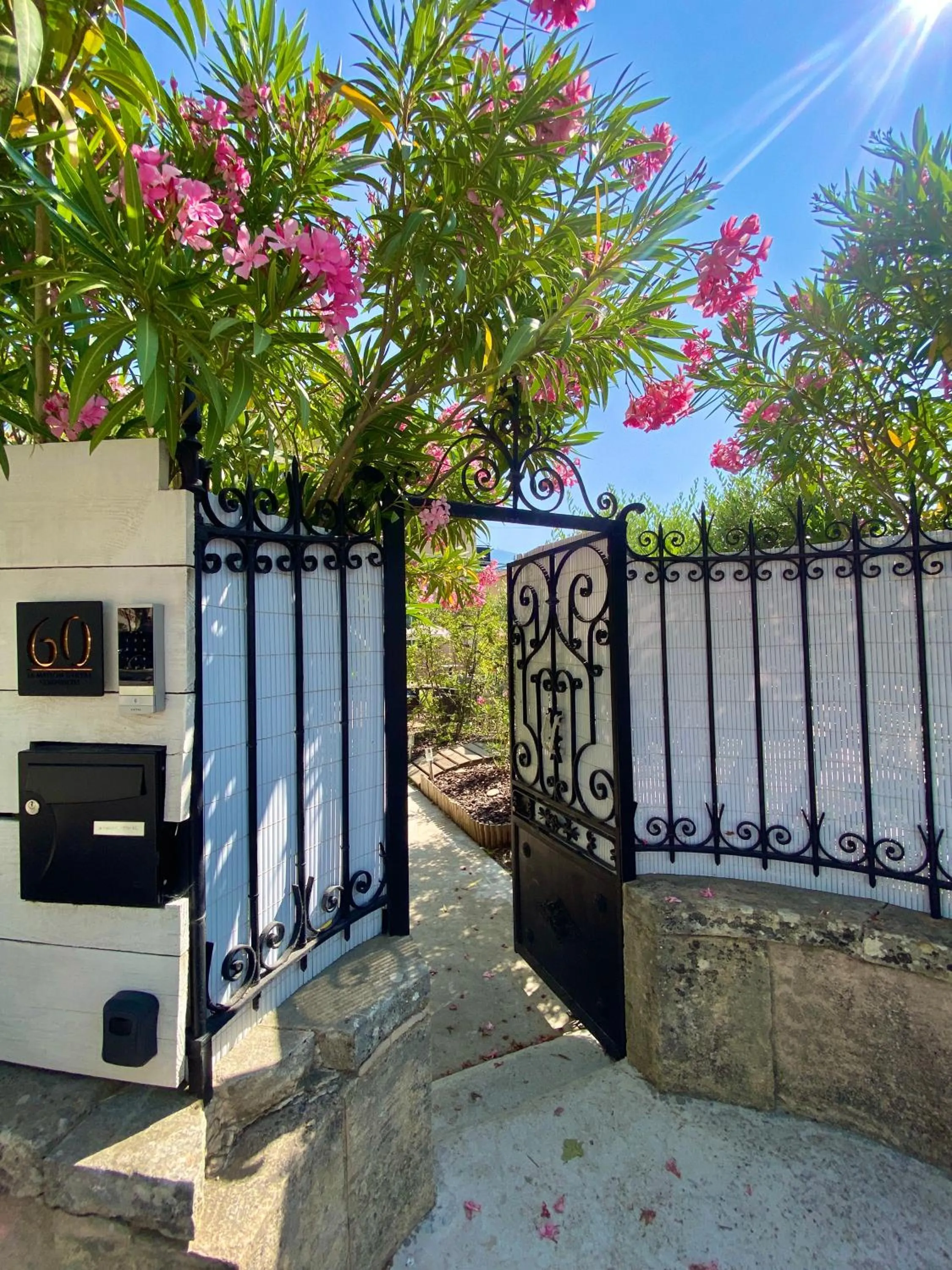 Facade/entrance in La maison Gerval