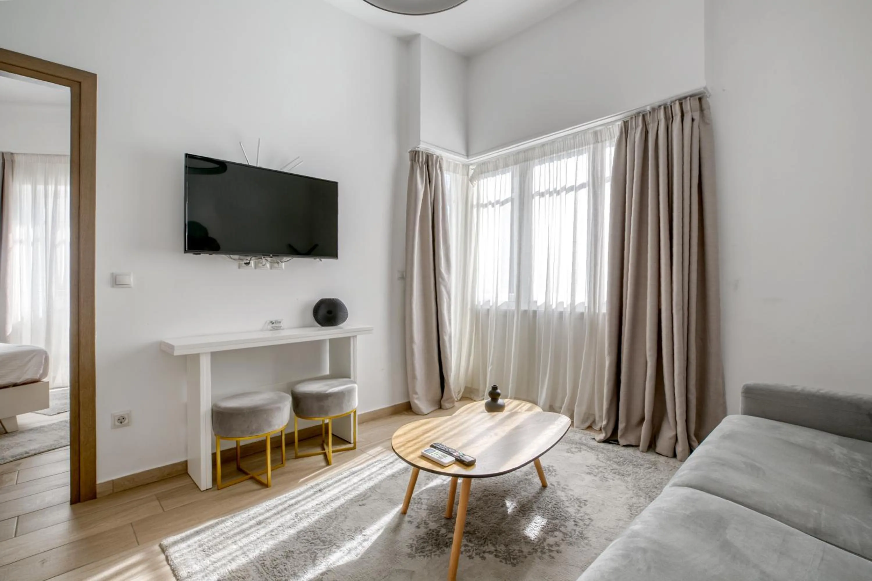 TV and multimedia in Elia Kolonaki Luxury Apartments