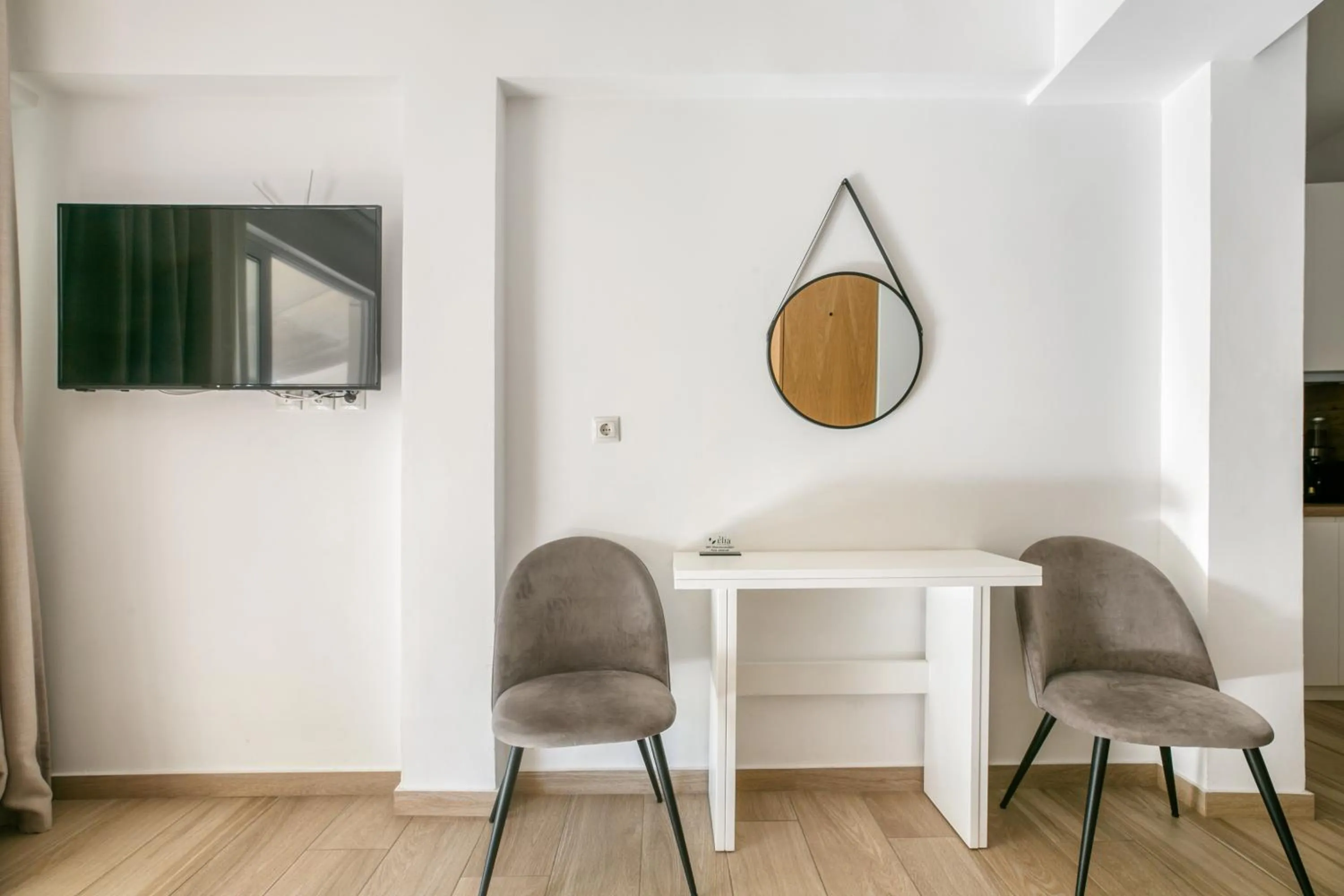 TV and multimedia in Elia Kolonaki Luxury Apartments