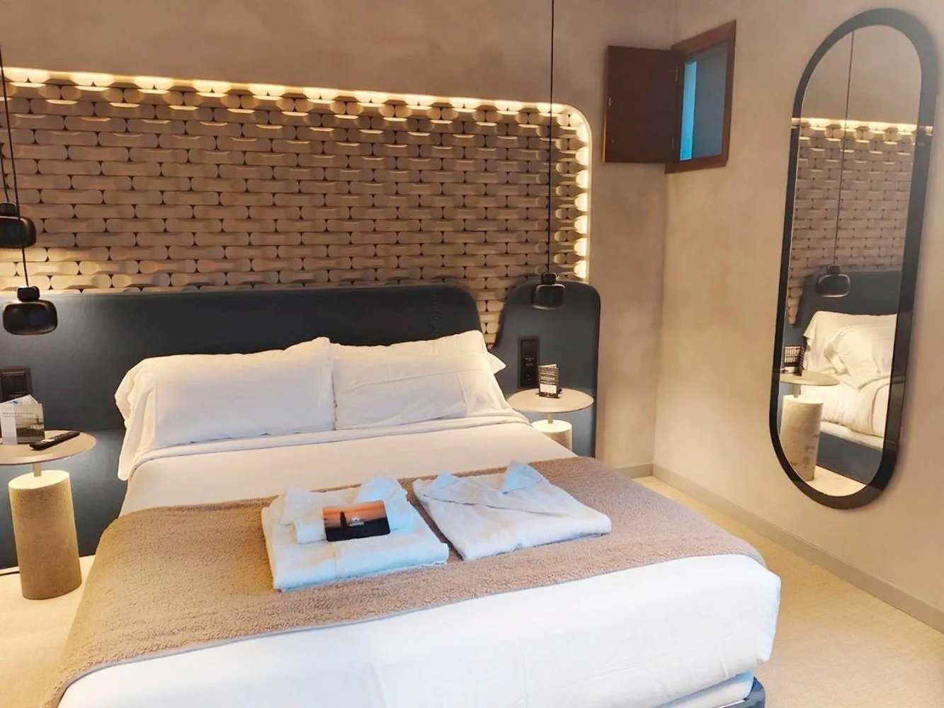 Bed in Hotel Faro Lariño