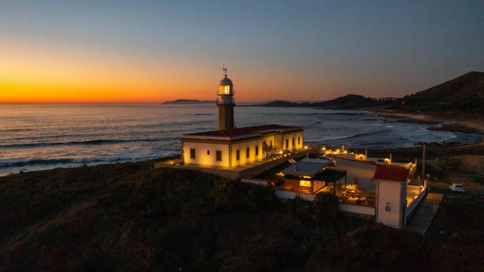 Property building in Hotel Faro Lariño