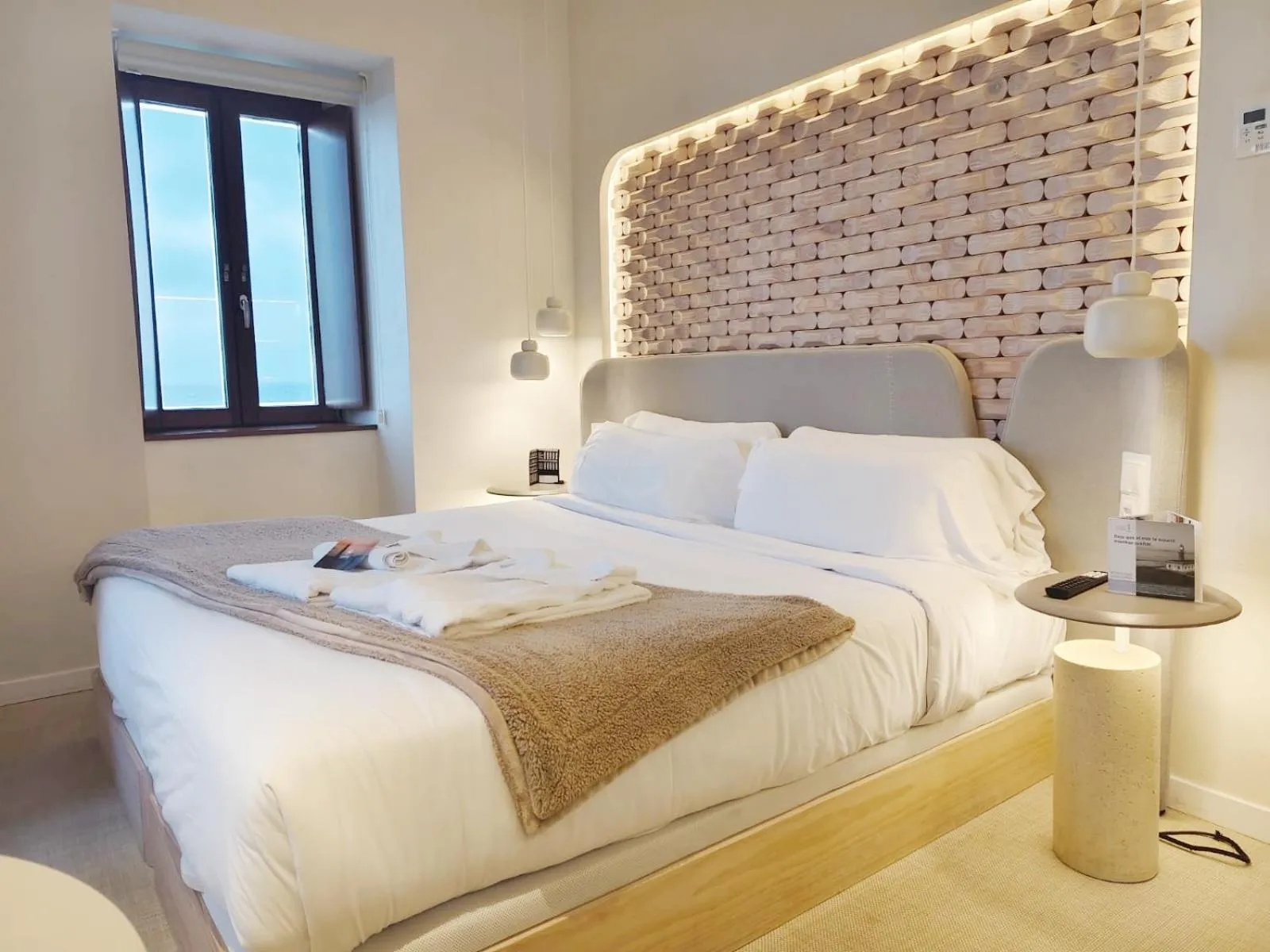 Bed in Hotel Faro Lariño