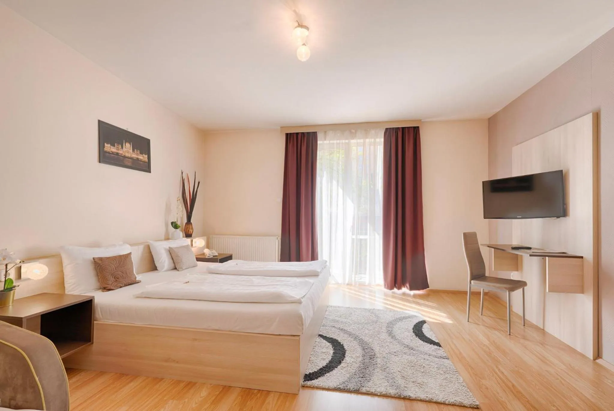 Bedroom, Bed in Triple M Hotel