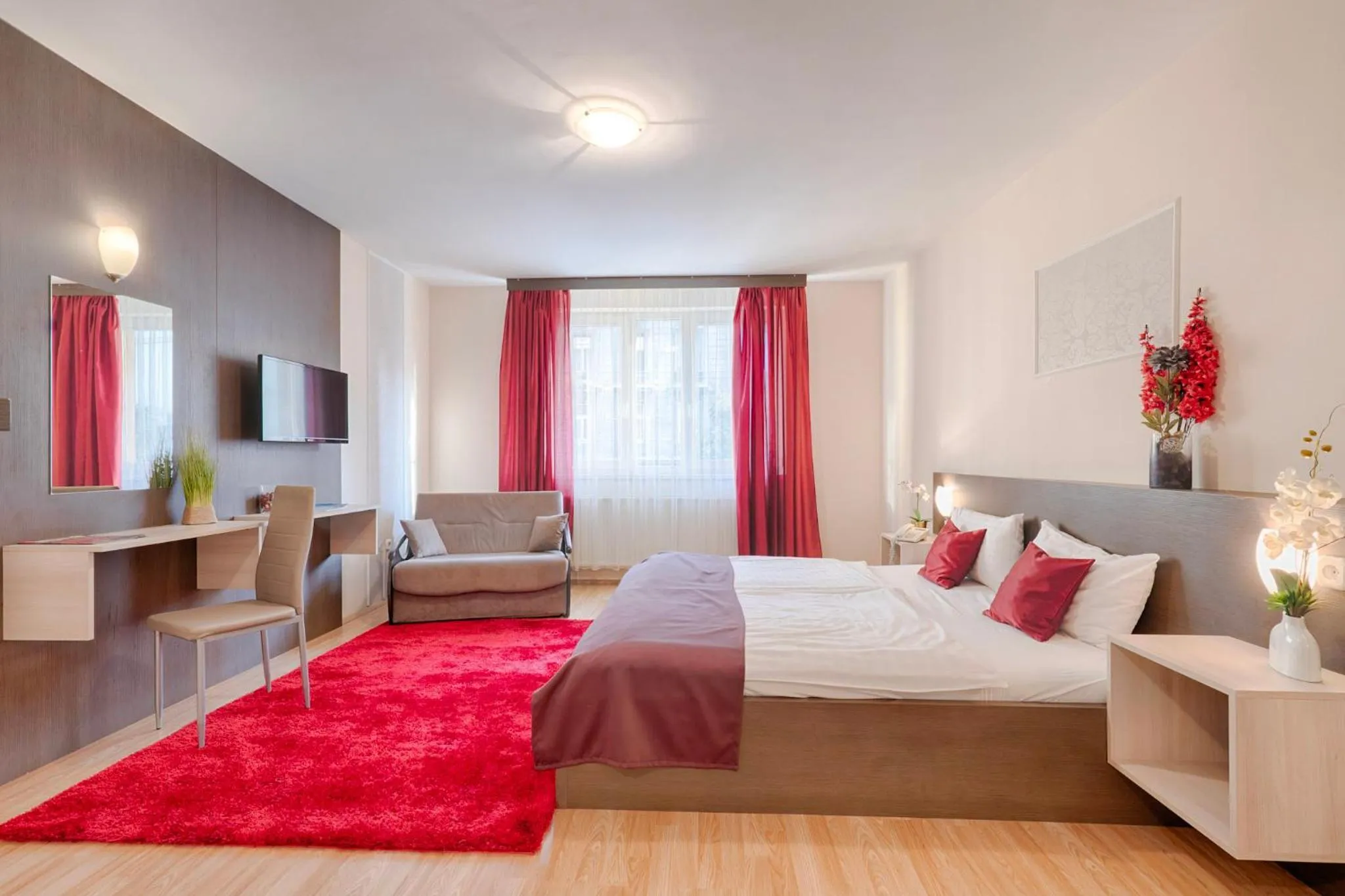 Bedroom, Bed in Triple M Hotel