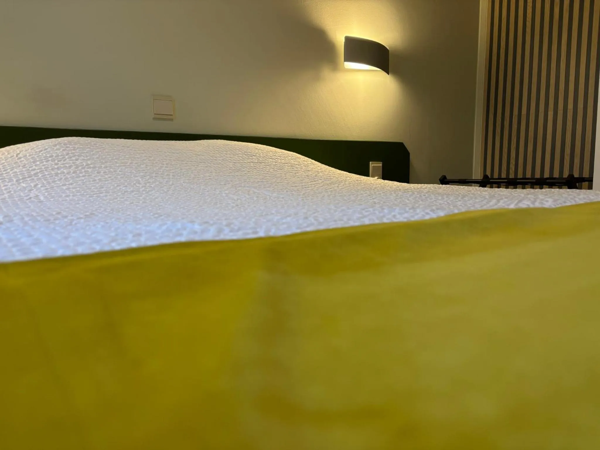 Bed in Hotel en Bistro de Vaart