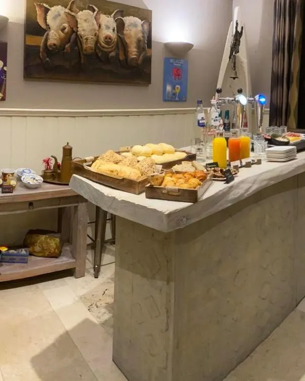 Food and drinks in Hotel en Bistro de Vaart