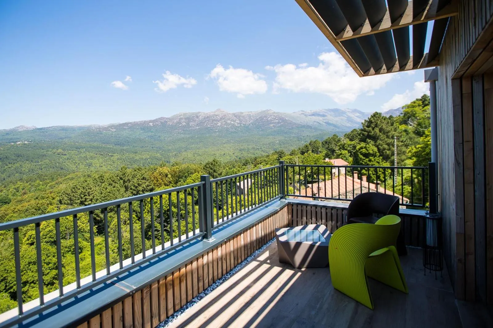 Balcony/Terrace in "La Cabane" de l'hôtel Le Tourisme