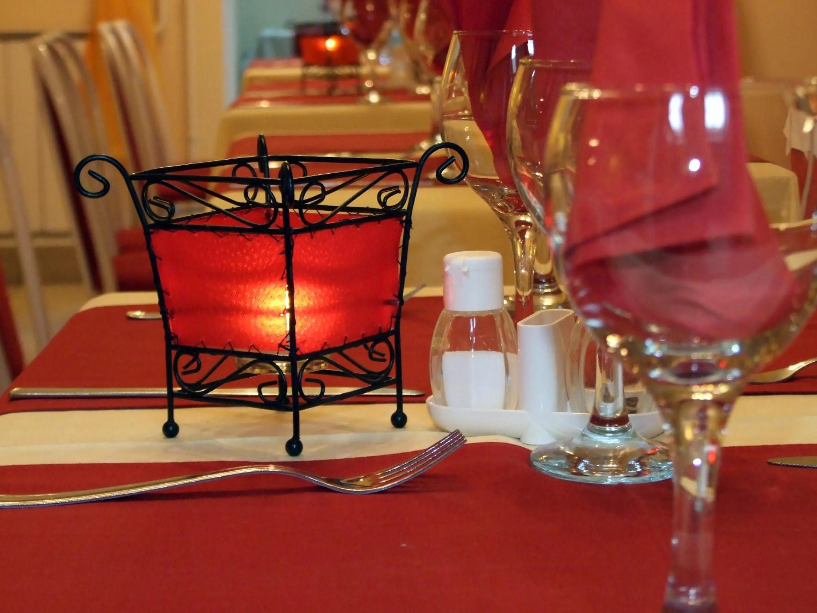 Decorative detail, Restaurant/Places to Eat in Hotel Papillon