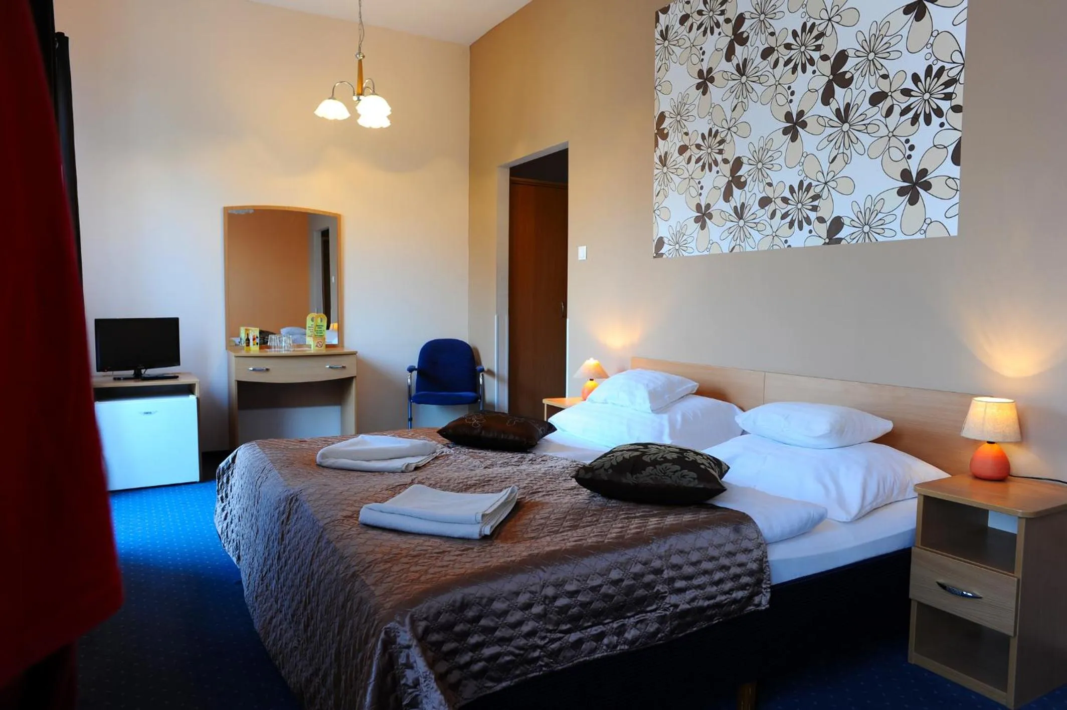 Photo of the whole room in Hotel Papillon