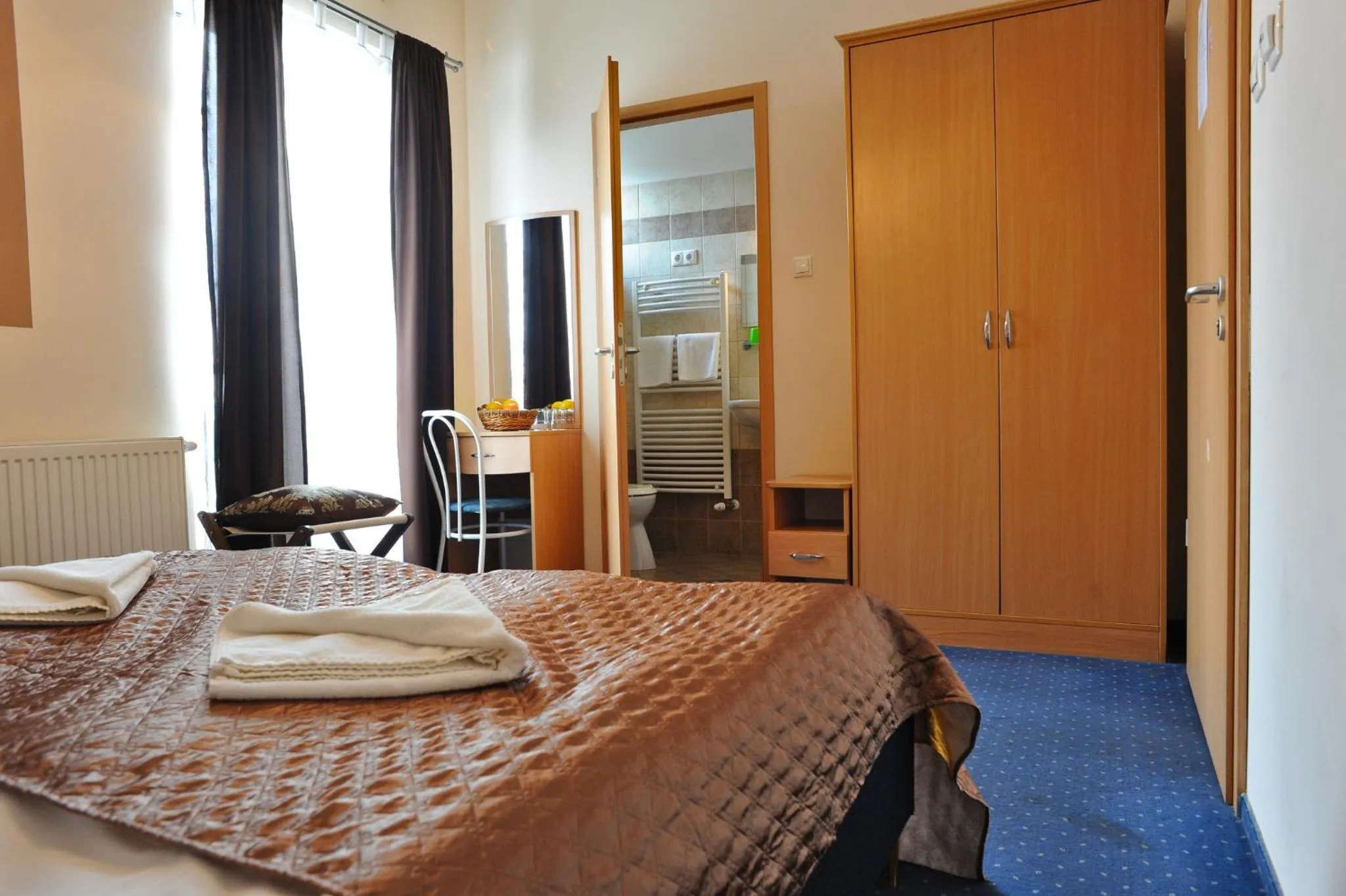 Photo of the whole room in Hotel Papillon