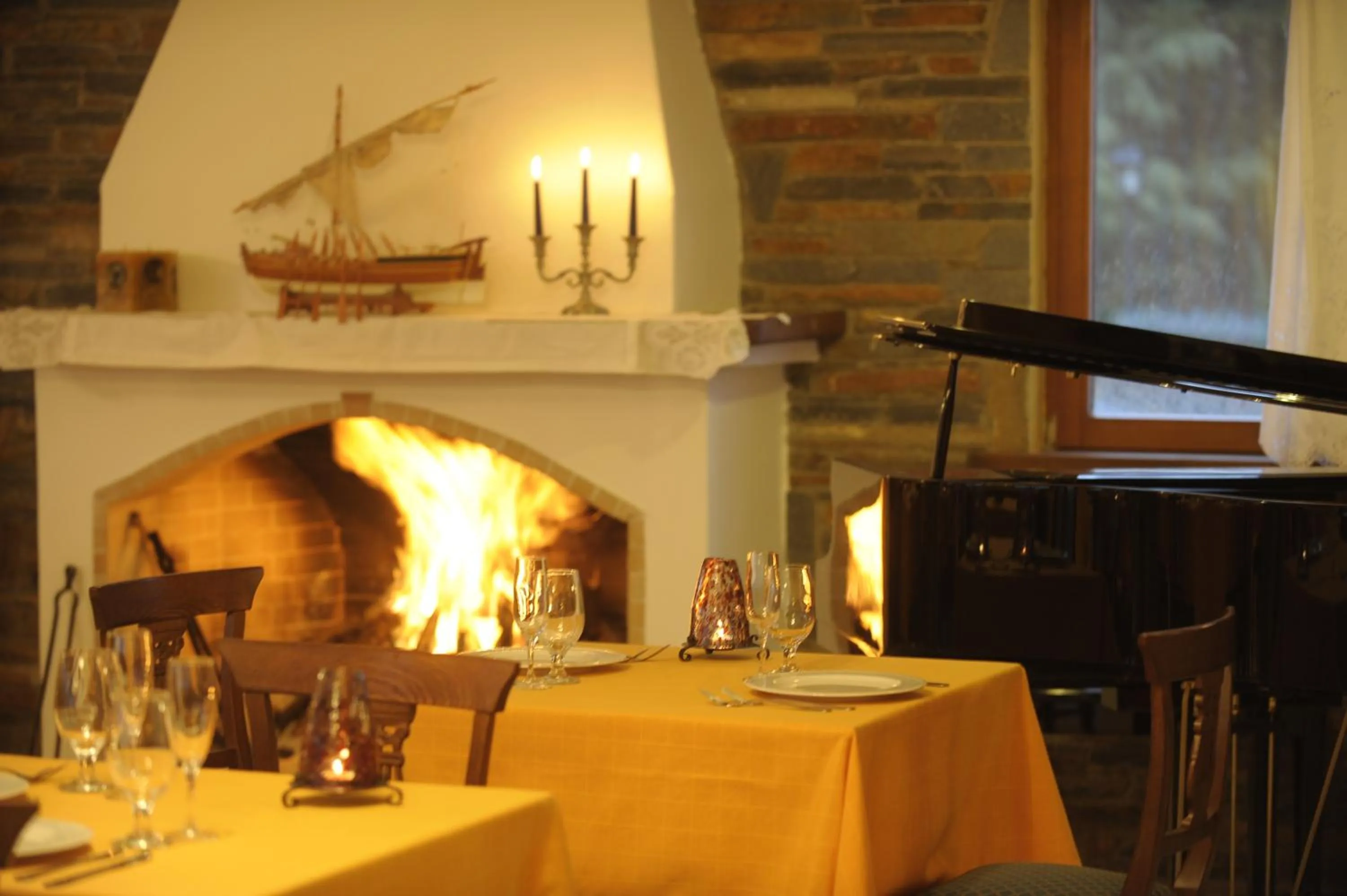 Restaurant/places to eat in Roxani Country House Resort