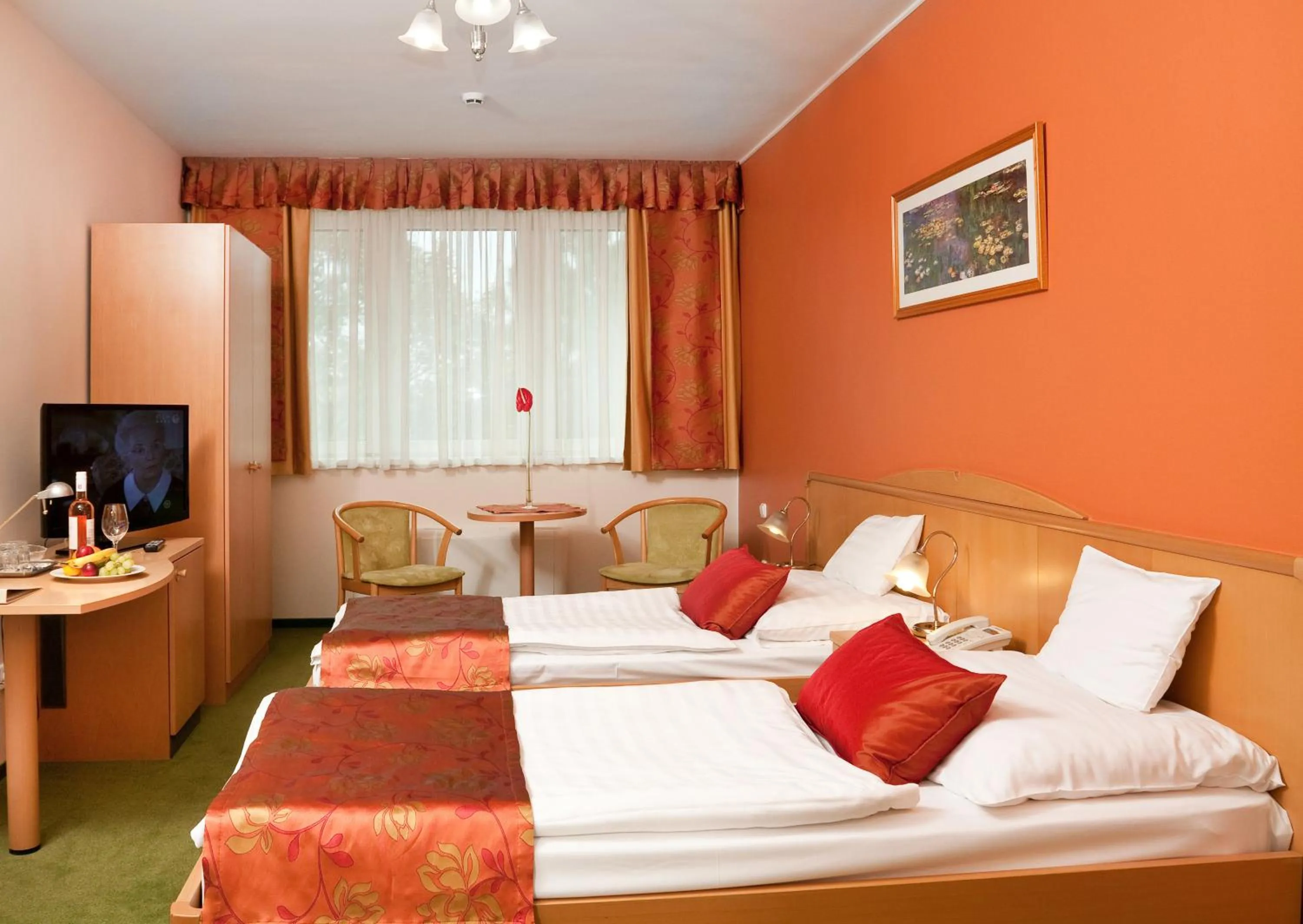Bedroom, Bed in Hotel Kálvária