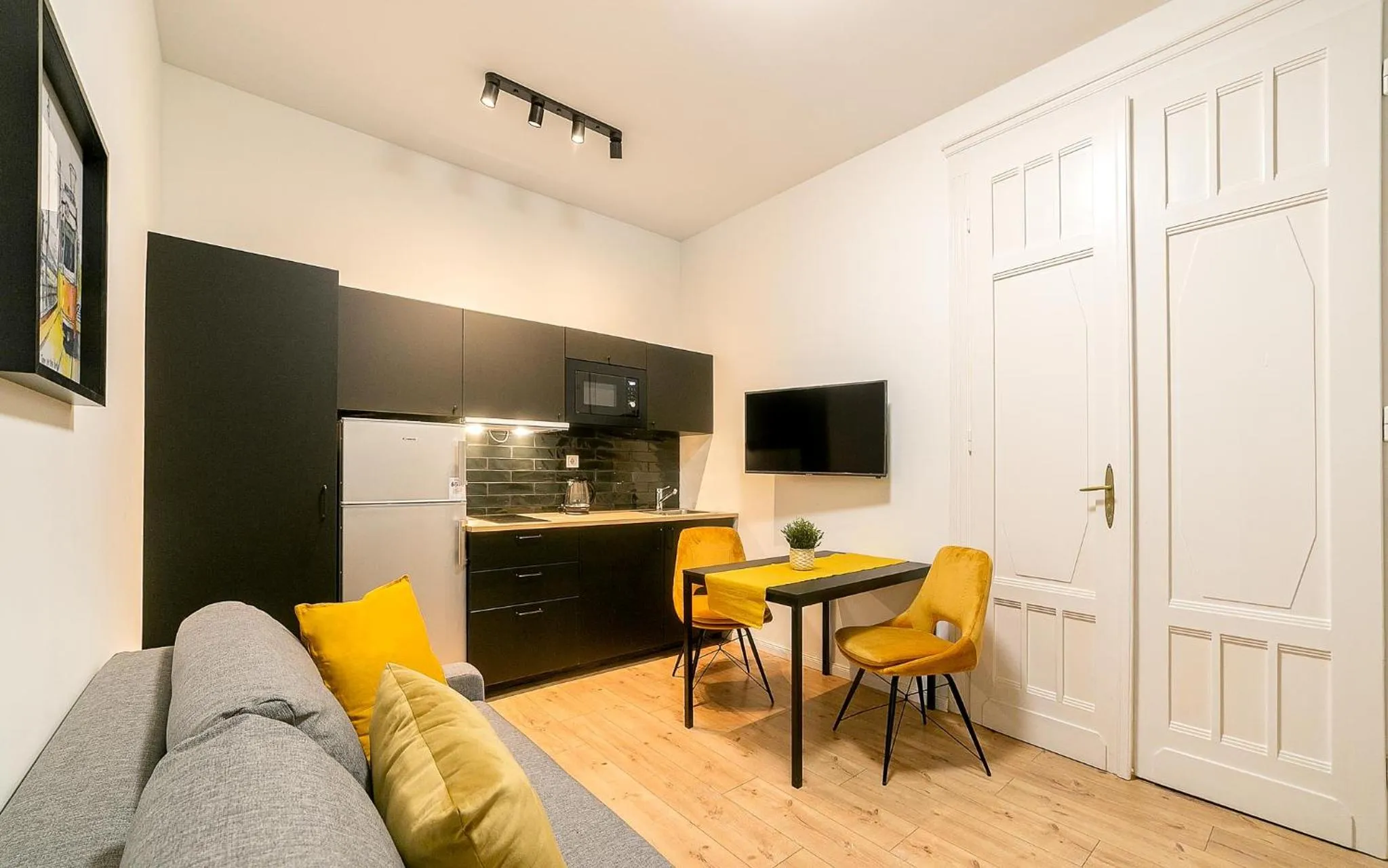 TV and multimedia in A13- Boutique Apartments, Best Location, by BQA