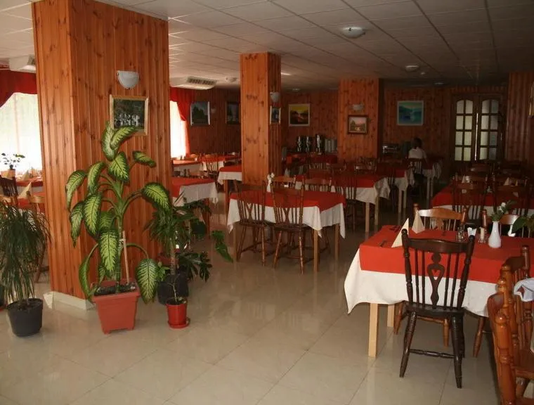 Restaurant/places to eat in Hotel Hajnal