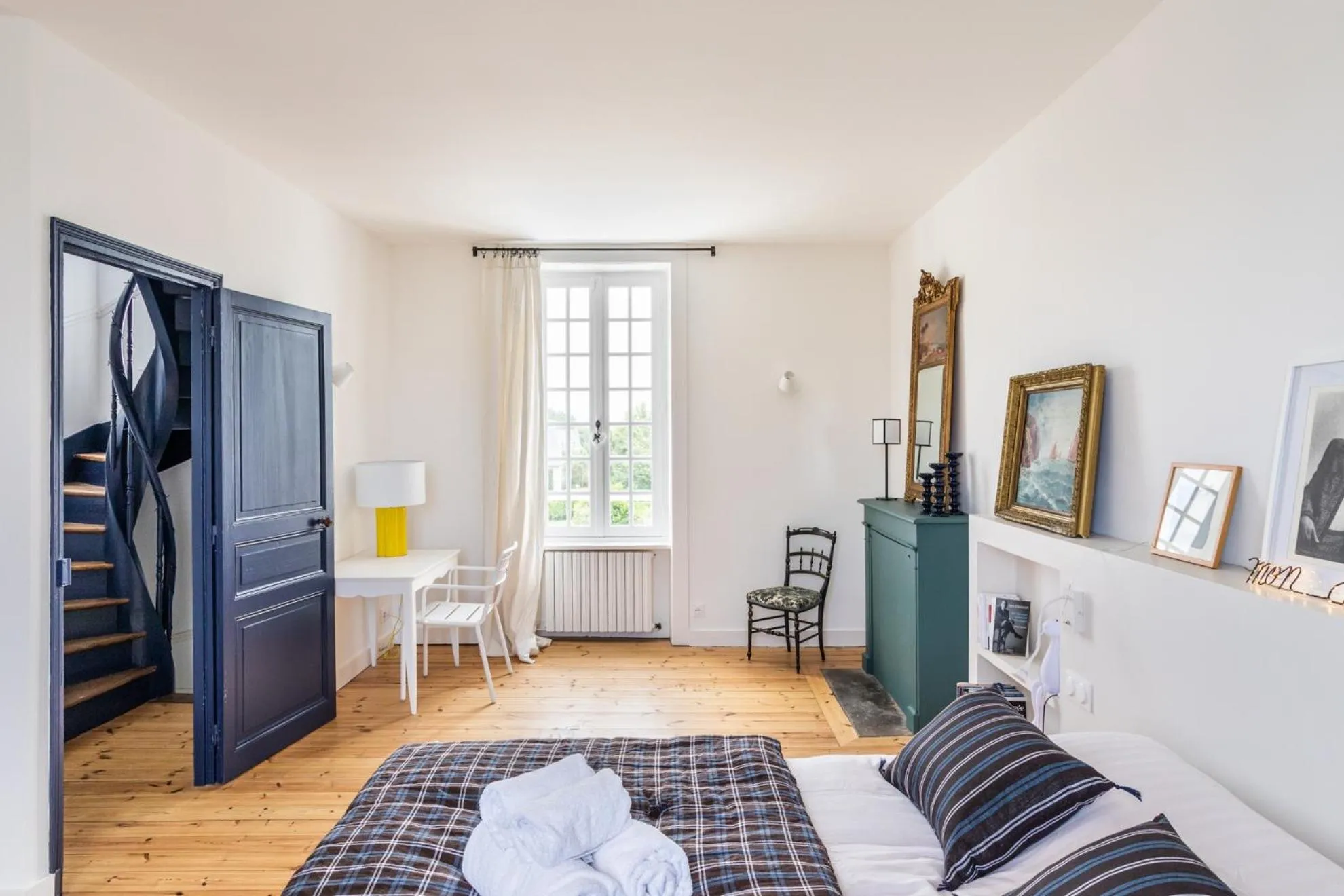 Photo of the whole room, Bed in La Villa Souhaitier