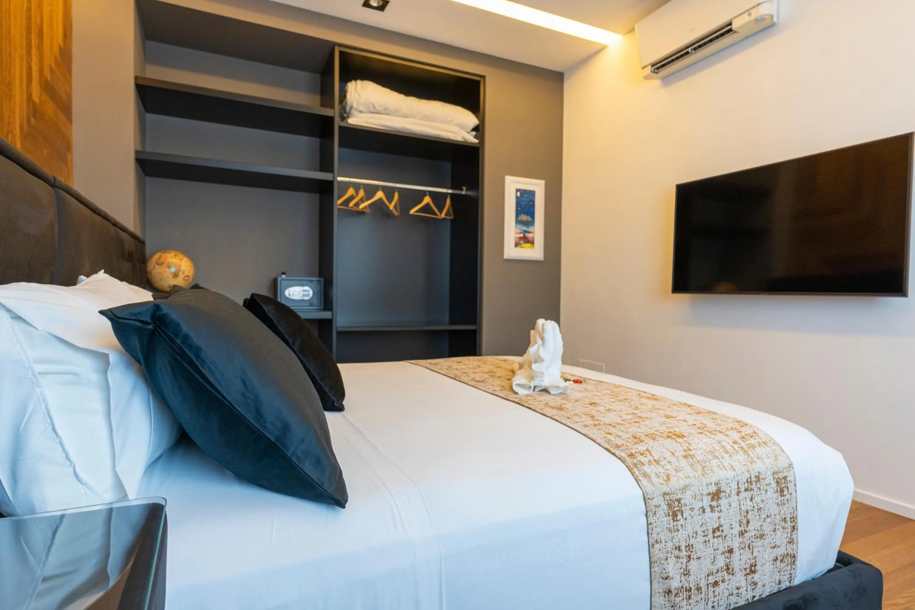 Bedroom, Bed in B&Z LUXURY