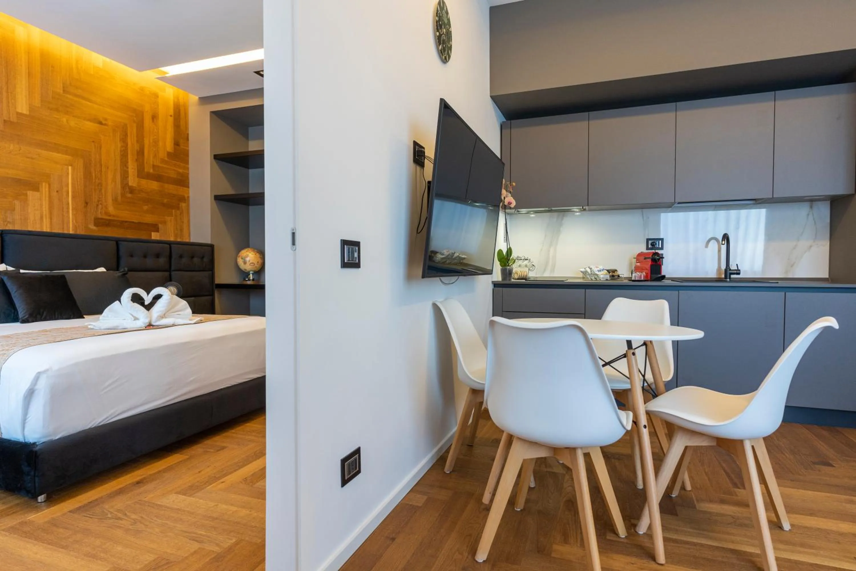 TV and multimedia, Bed in B&Z LUXURY