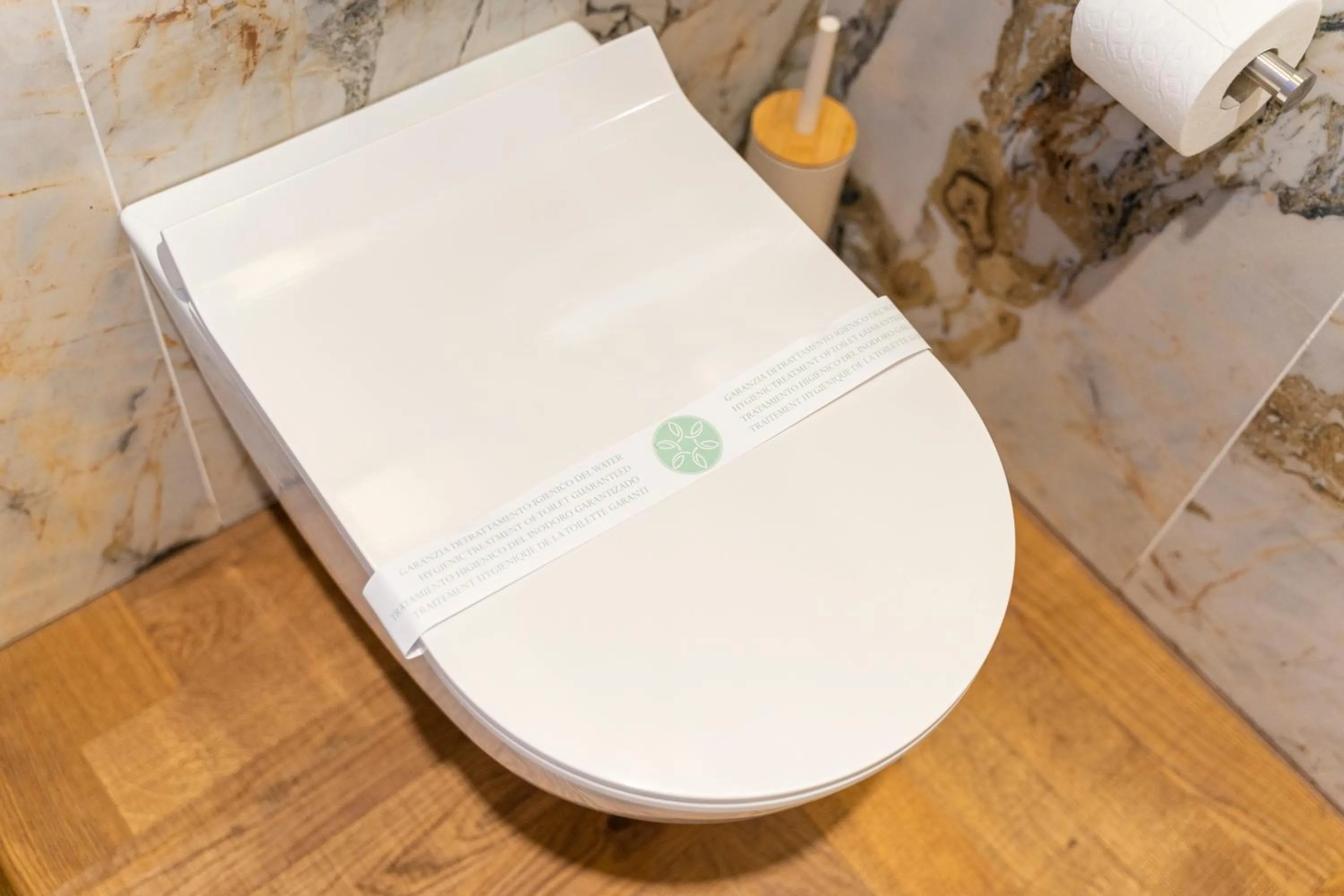 Toilet in B&Z LUXURY