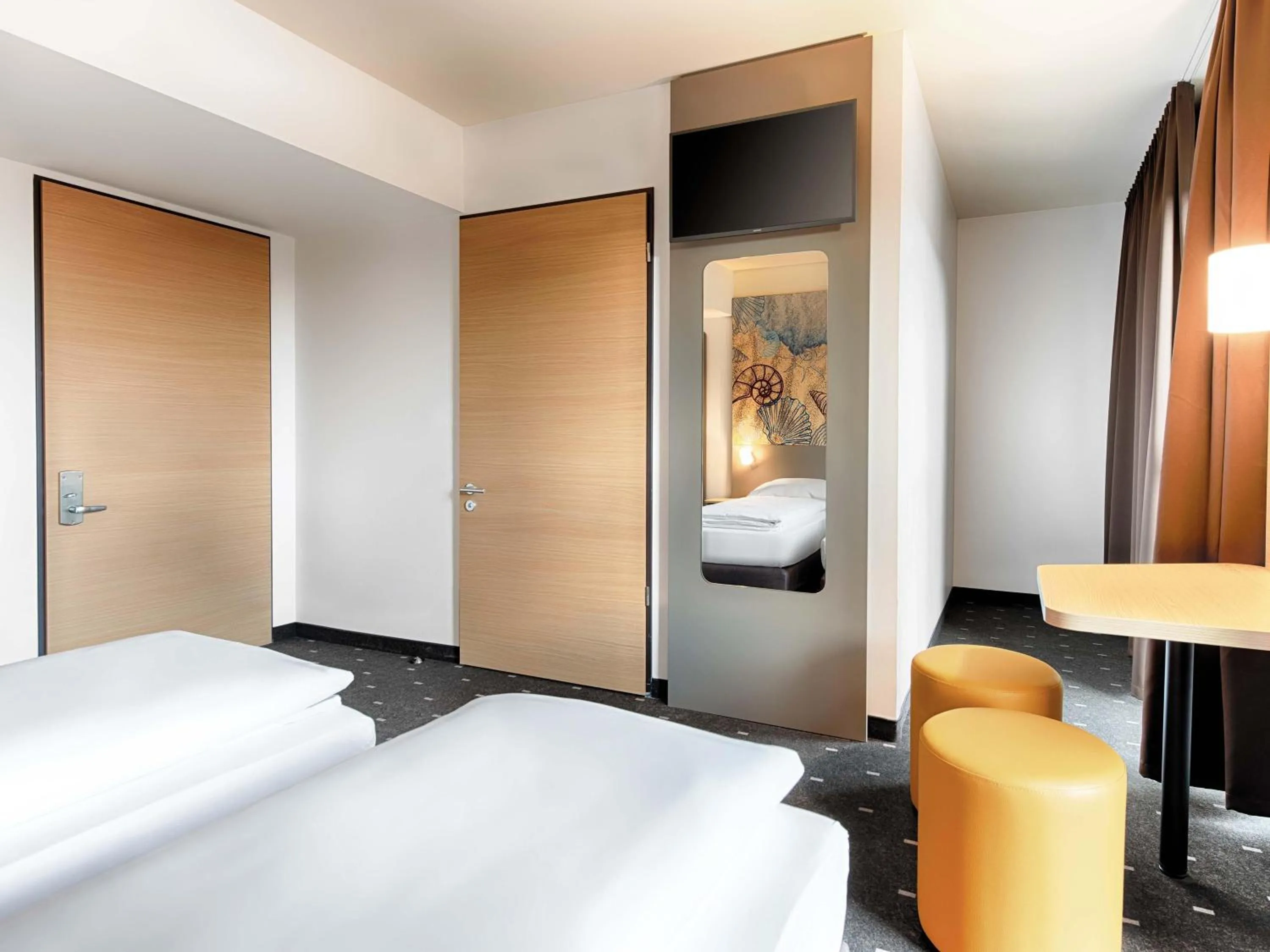 Bed in B&B Hotel Emden