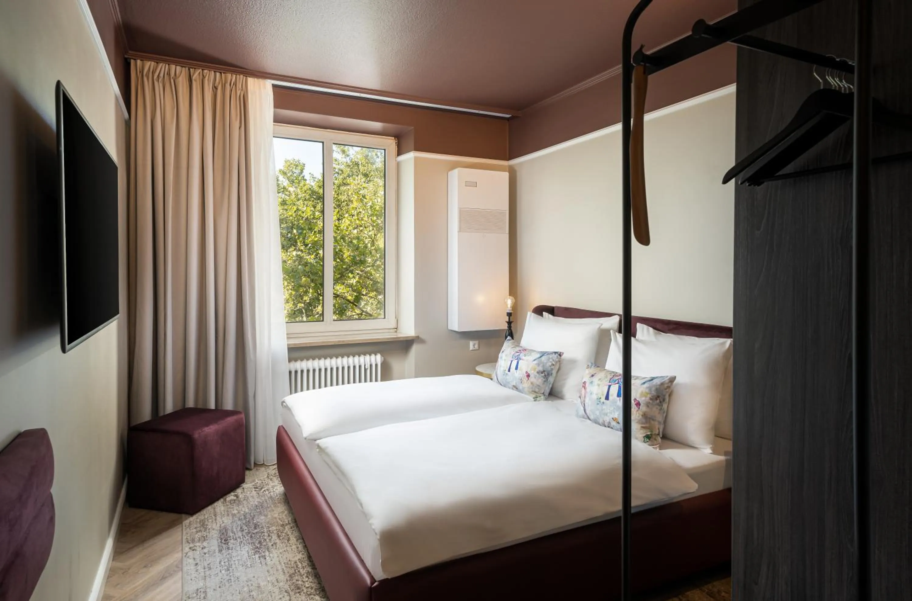 Photo of the whole room, Bed in Maison Viktoria Augsburg