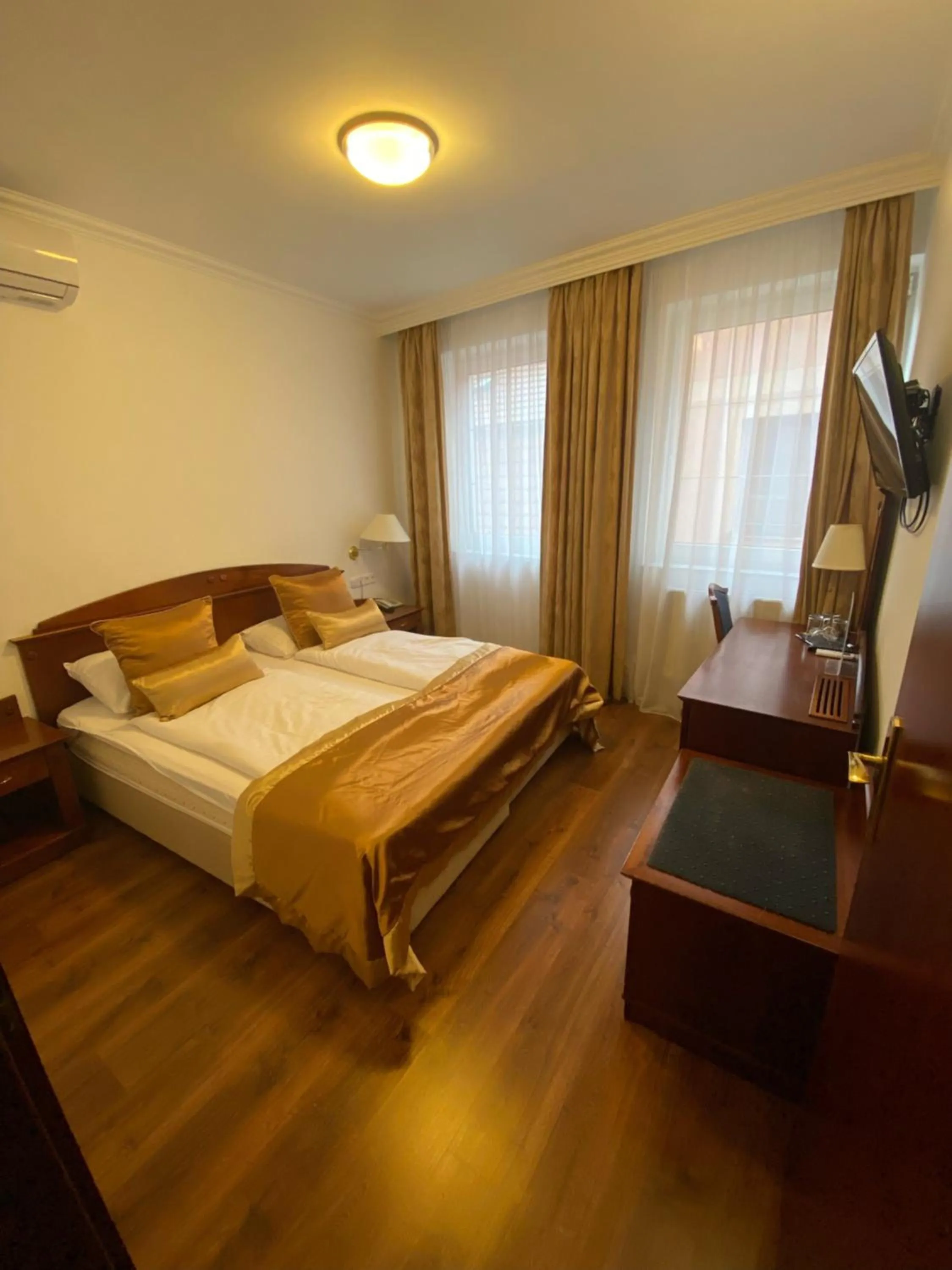 Connecting Rooms - single occupancy in Fonte Hotel