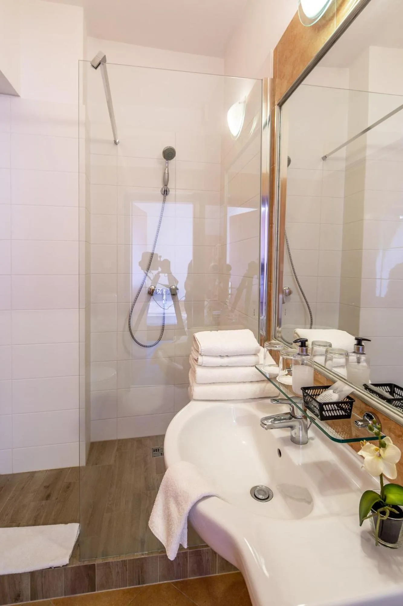 Shower in Fonte Hotel