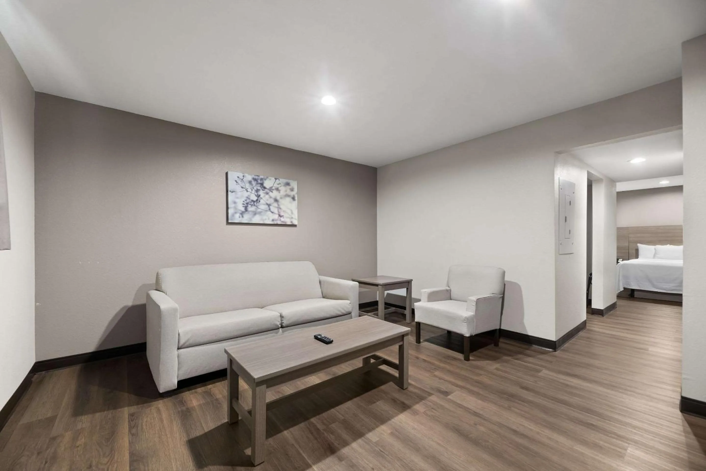 Bedroom, Bed in Red Roof Inn & Suites Wildwood, FL