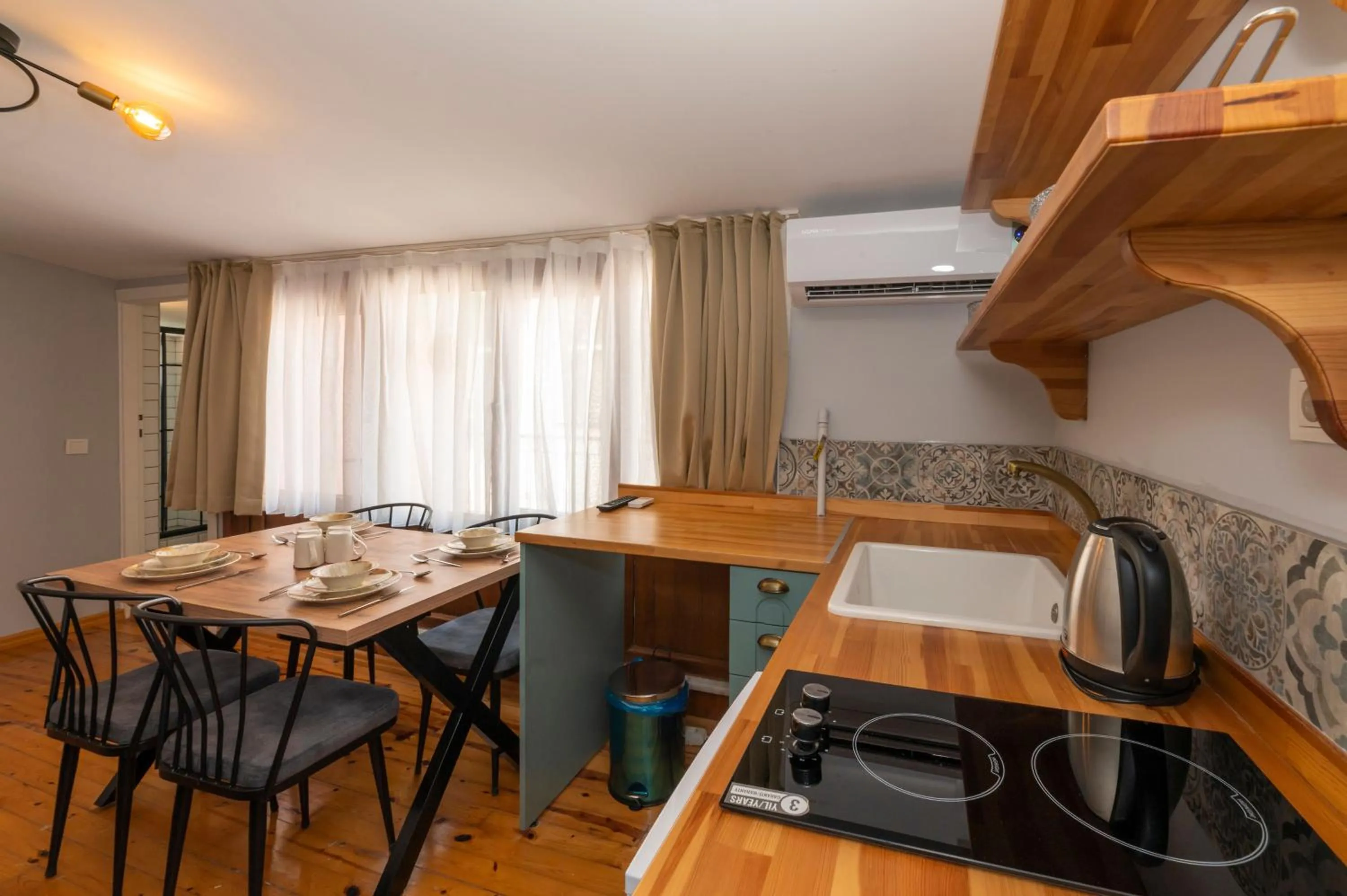 Kitchen or kitchenette in Suites İstanbul
