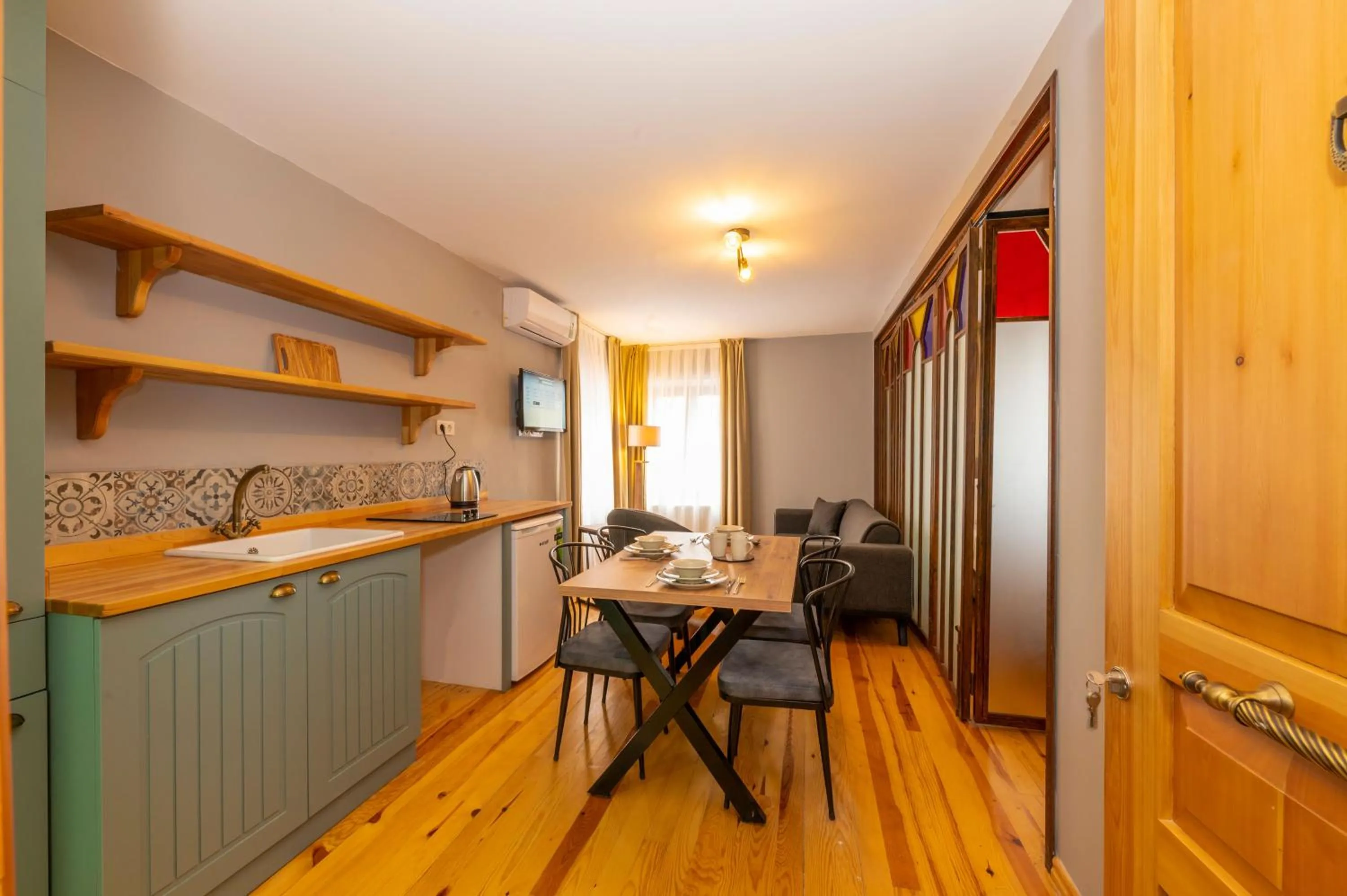 Kitchen or kitchenette in Suites İstanbul