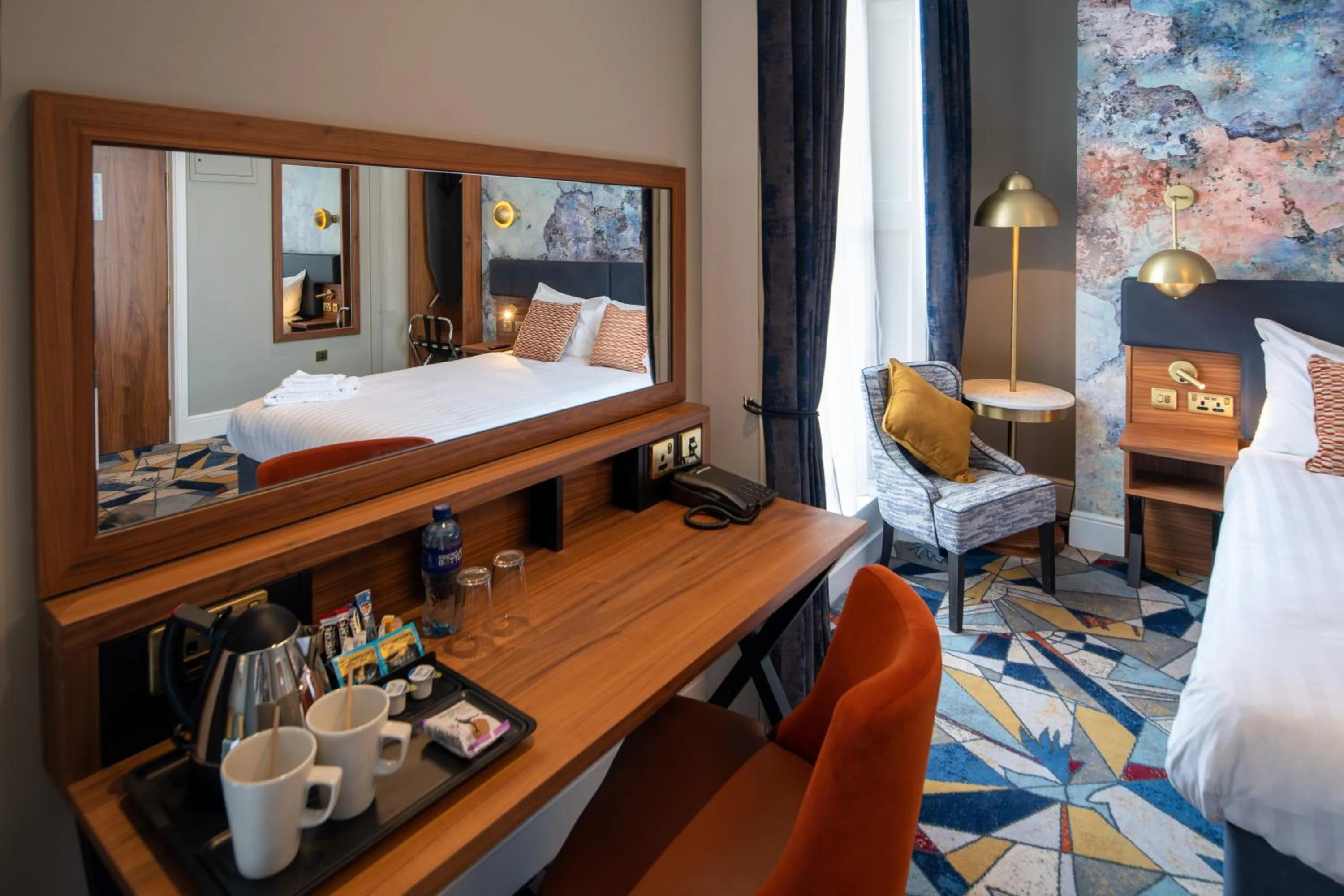 Bedroom, Bed in Keavan's Port Hotel, Dublin