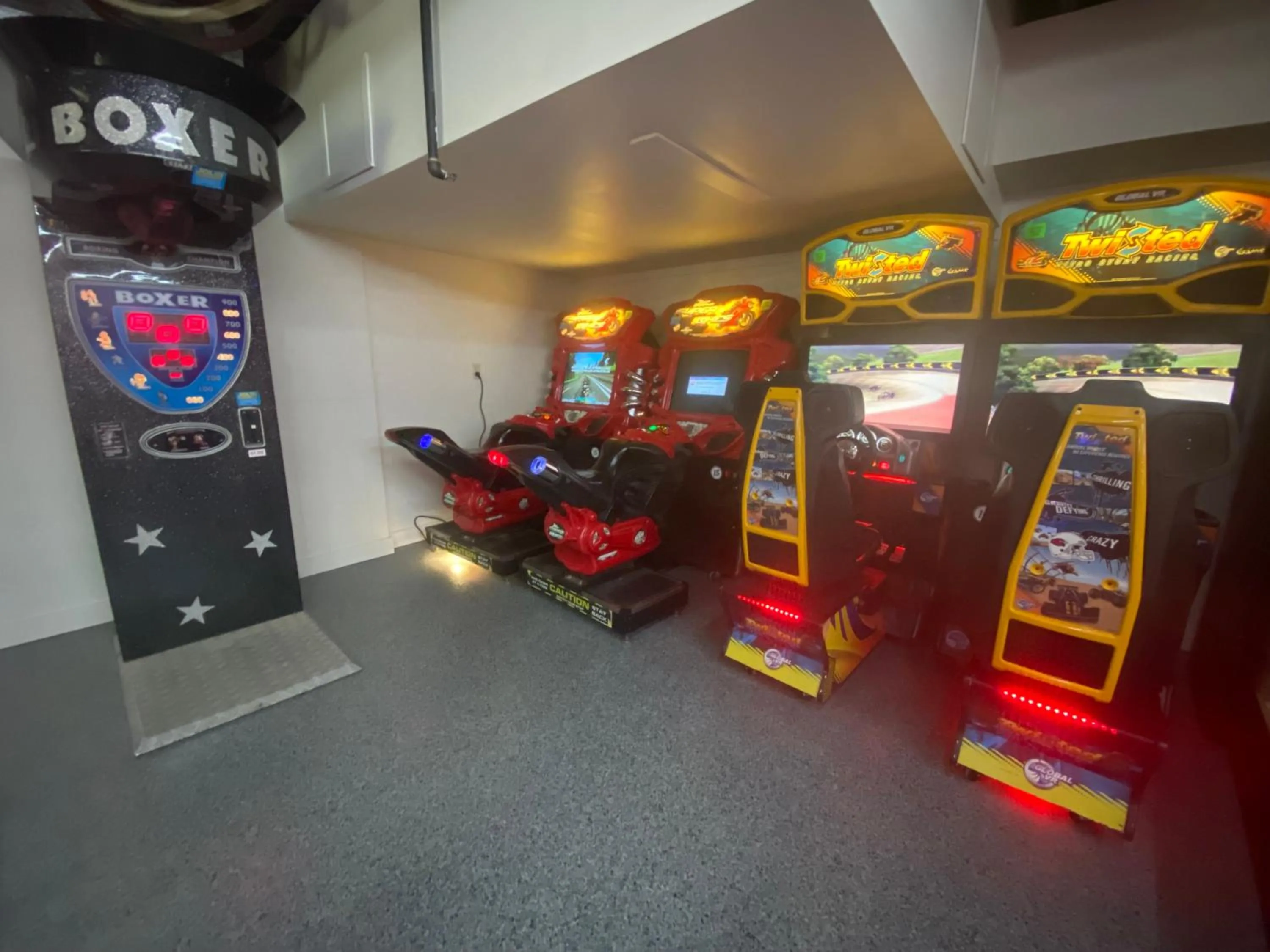 Condo 2 chambres avec parc aquatique!