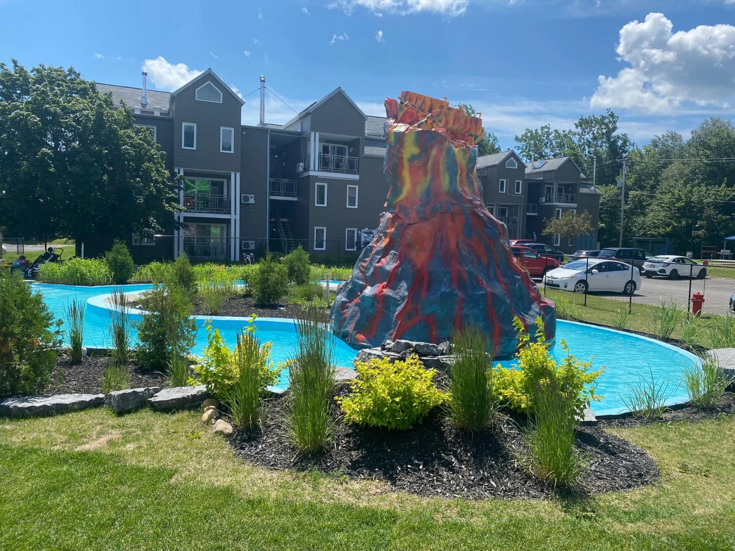 Condo 2 chambres avec parc aquatique!