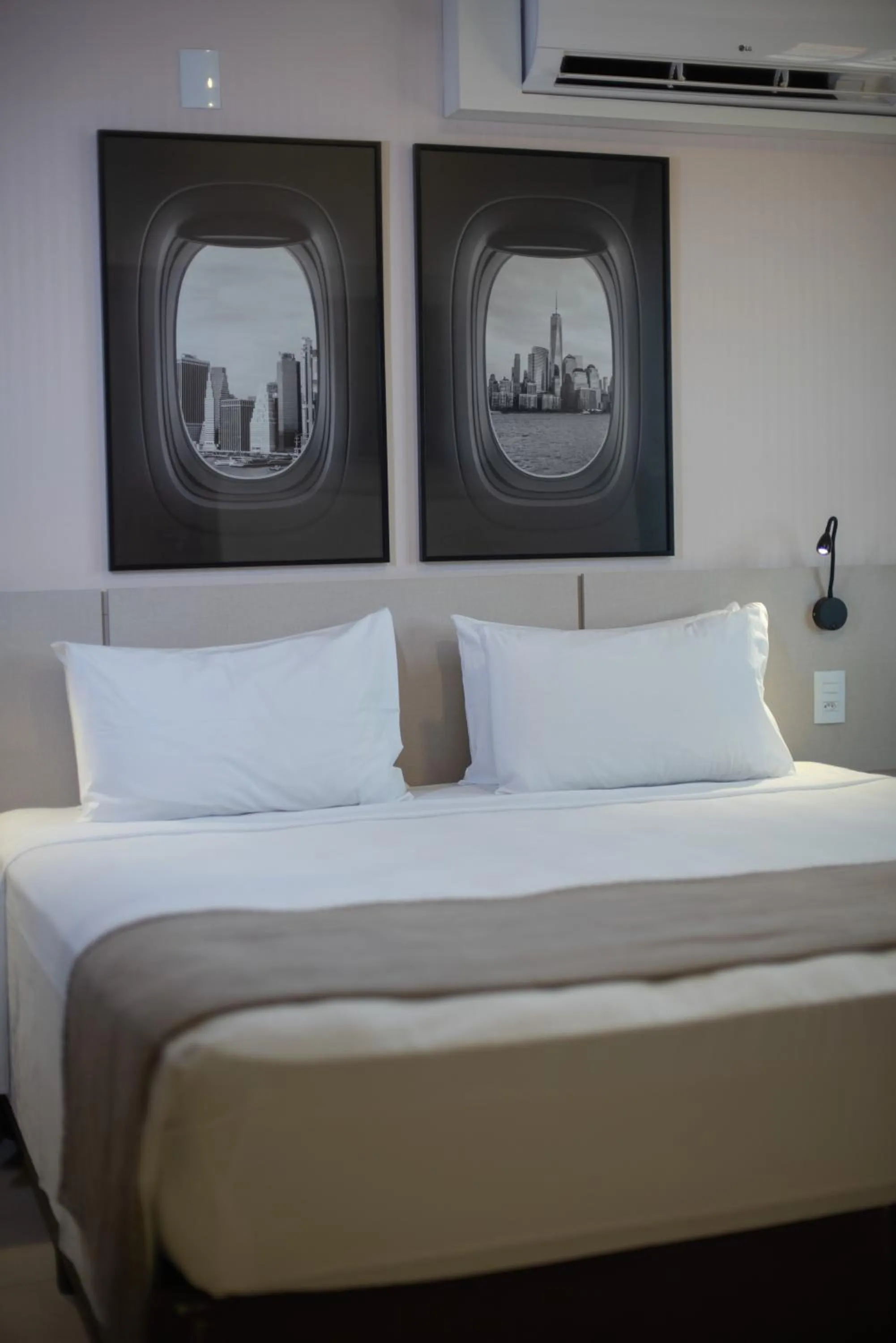 Decorative detail, Bed in Bristol Infinity Rio Claro