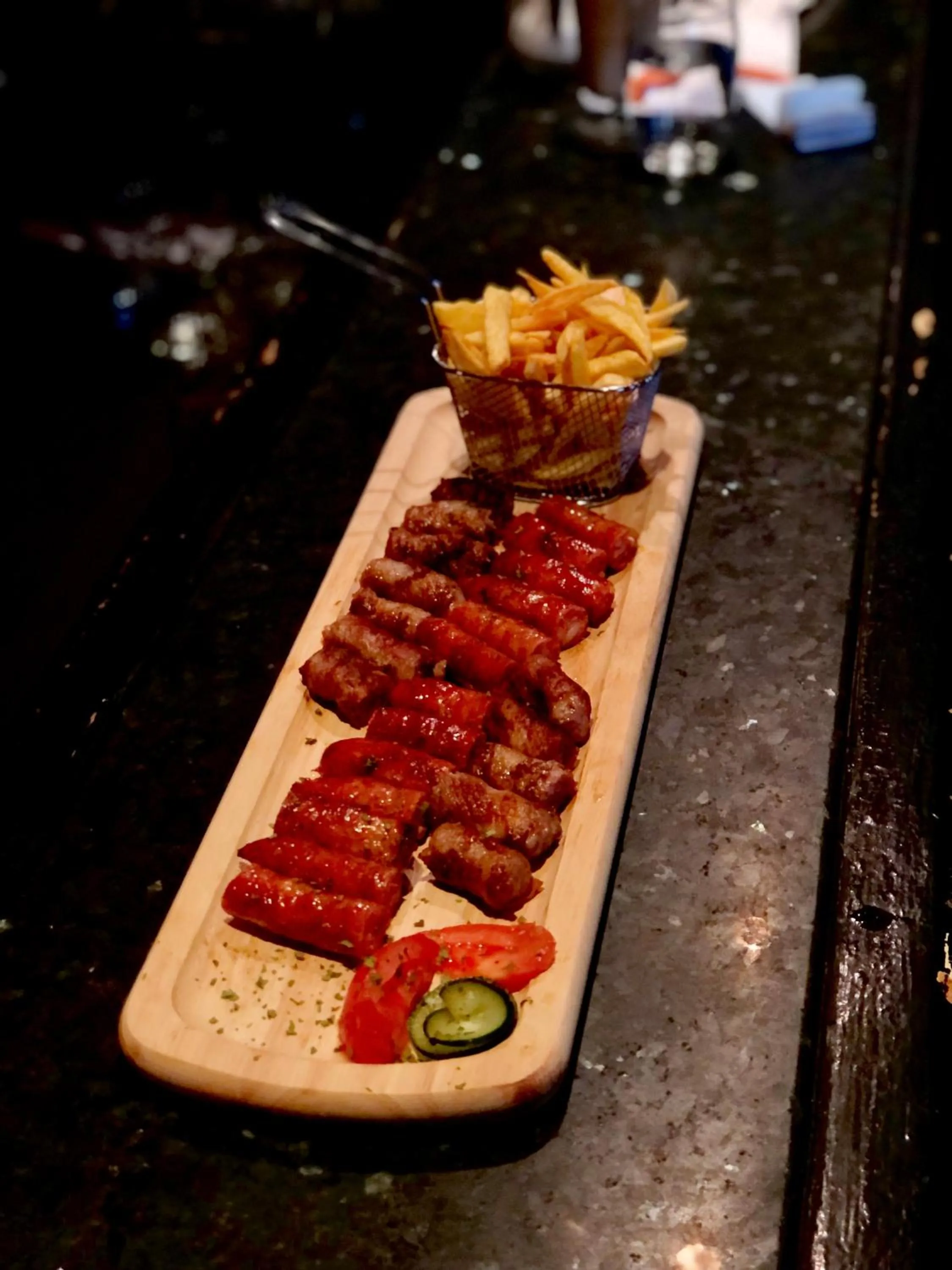 Restaurant/places to eat in Hotel Royal