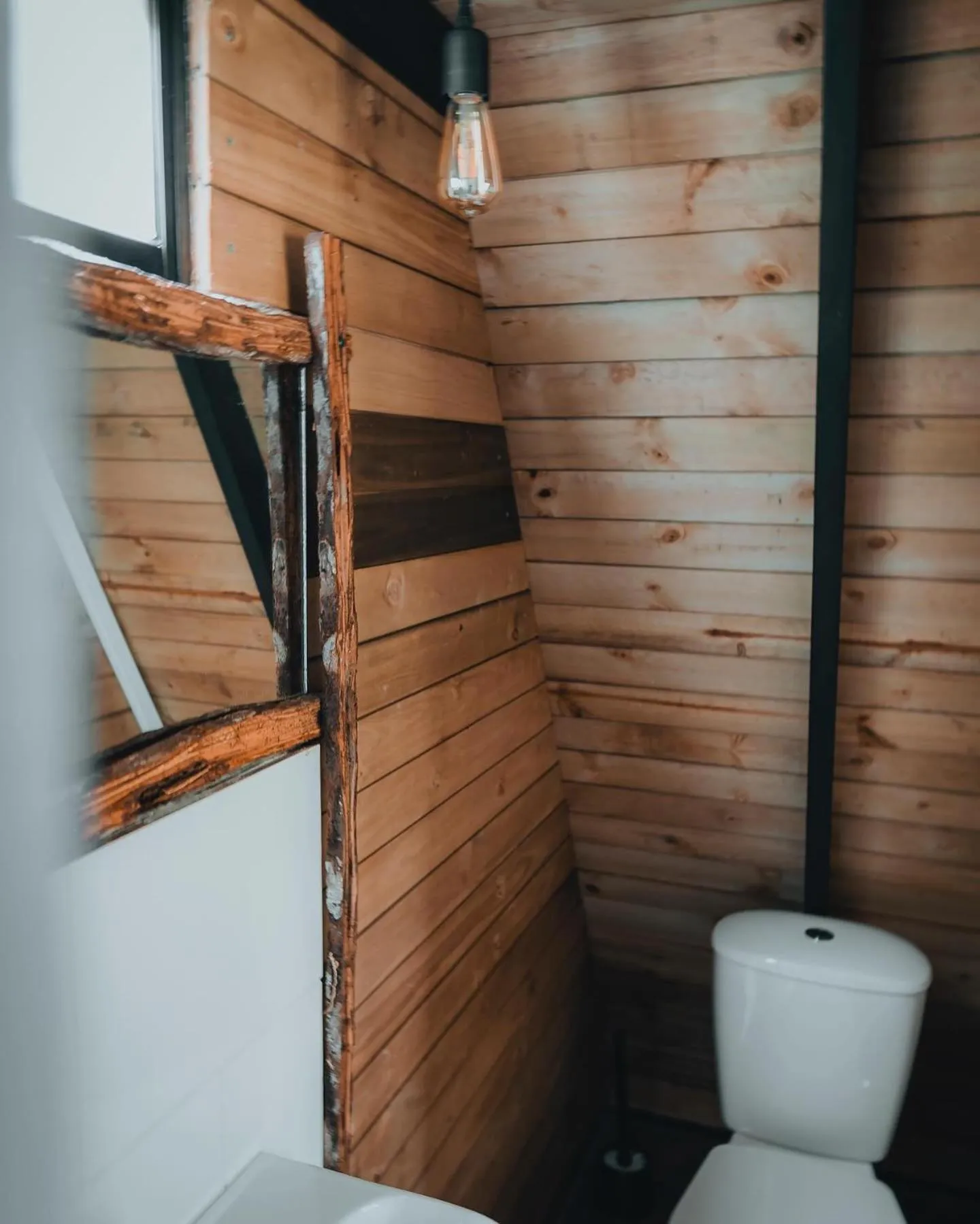 Hot Spring Bath in Cardinal Glamping