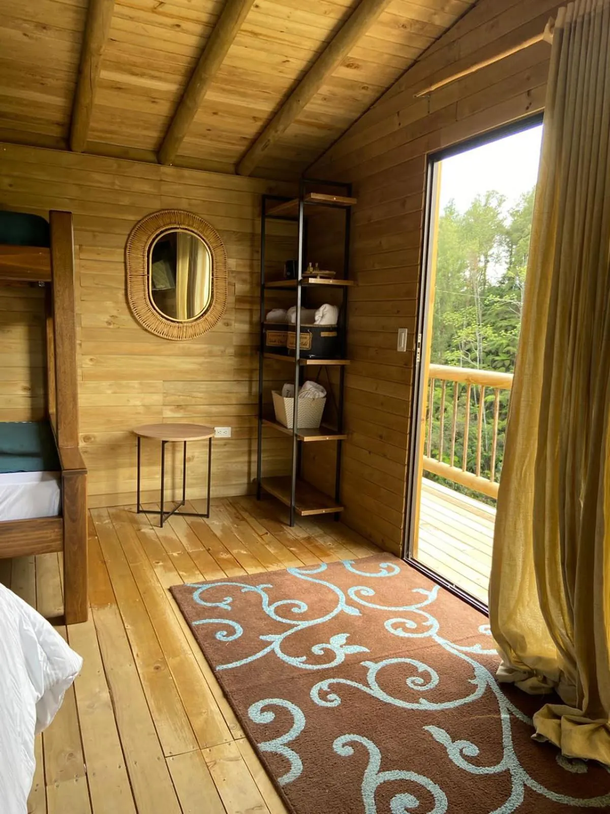 Balcony/Terrace in Cardinal Glamping