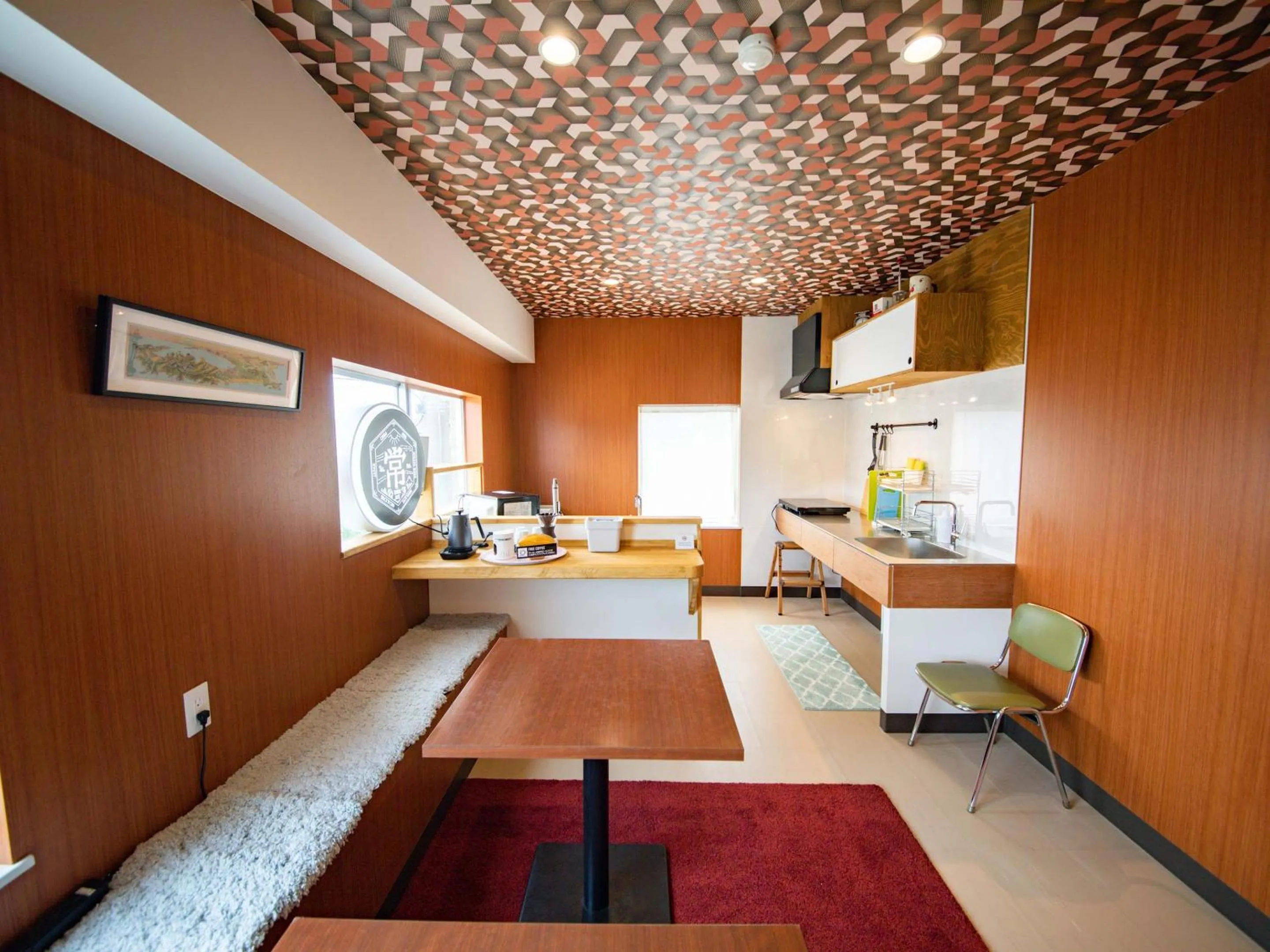 Dining area, Bed in tune HIGORO