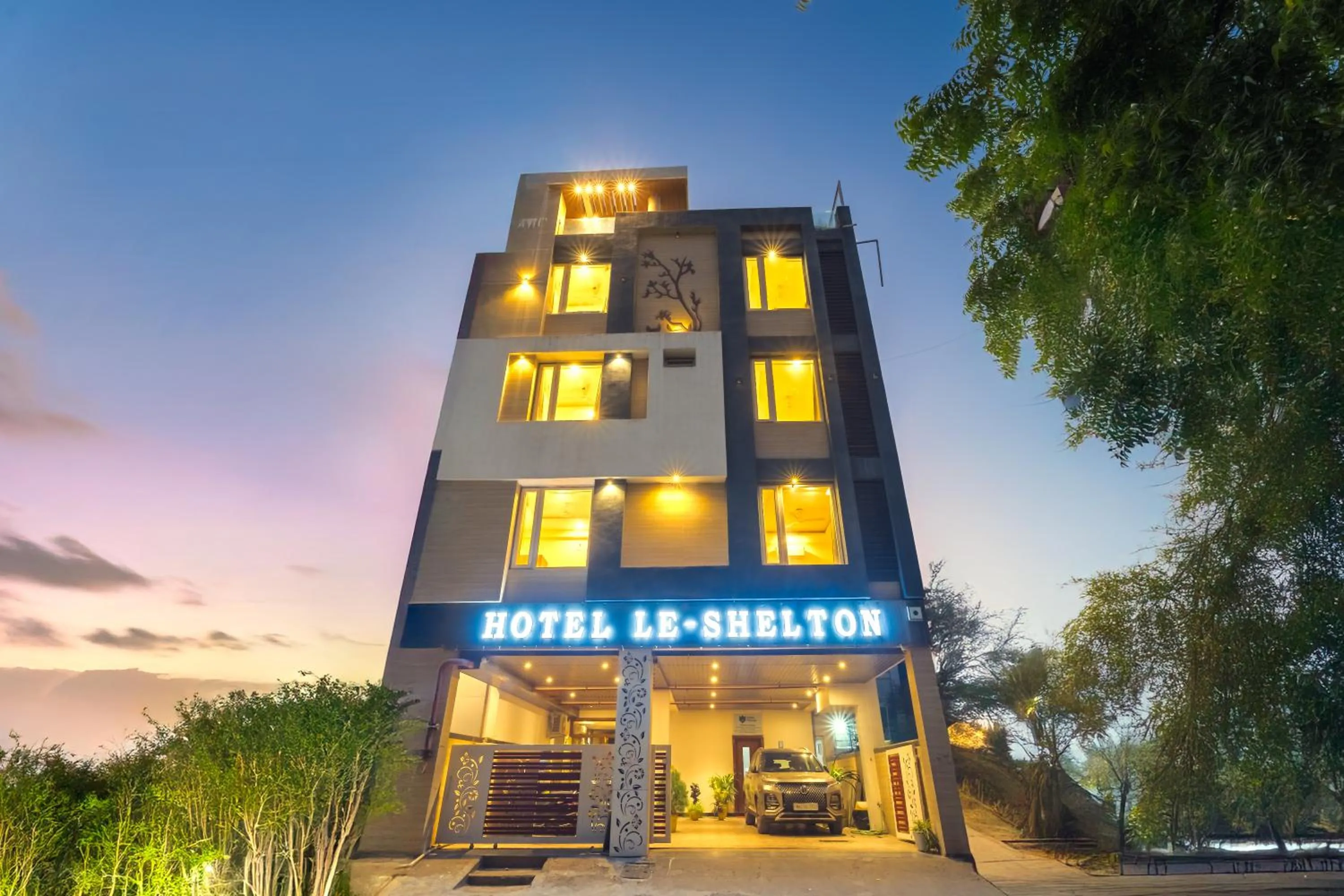 Property building in Tripli Hotels Le Shelton