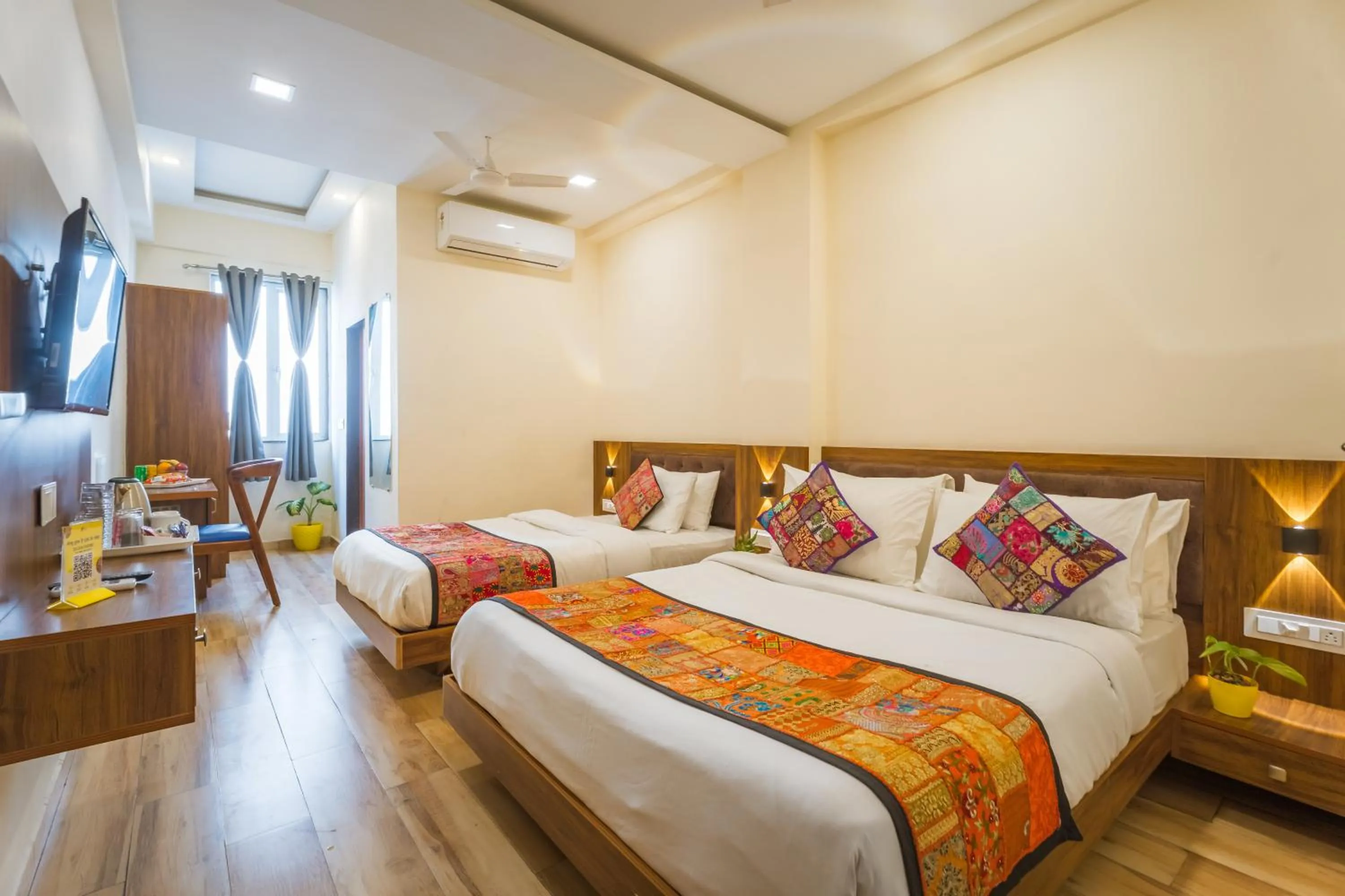 Photo of the whole room, Bed in Tripli Hotels Le Shelton