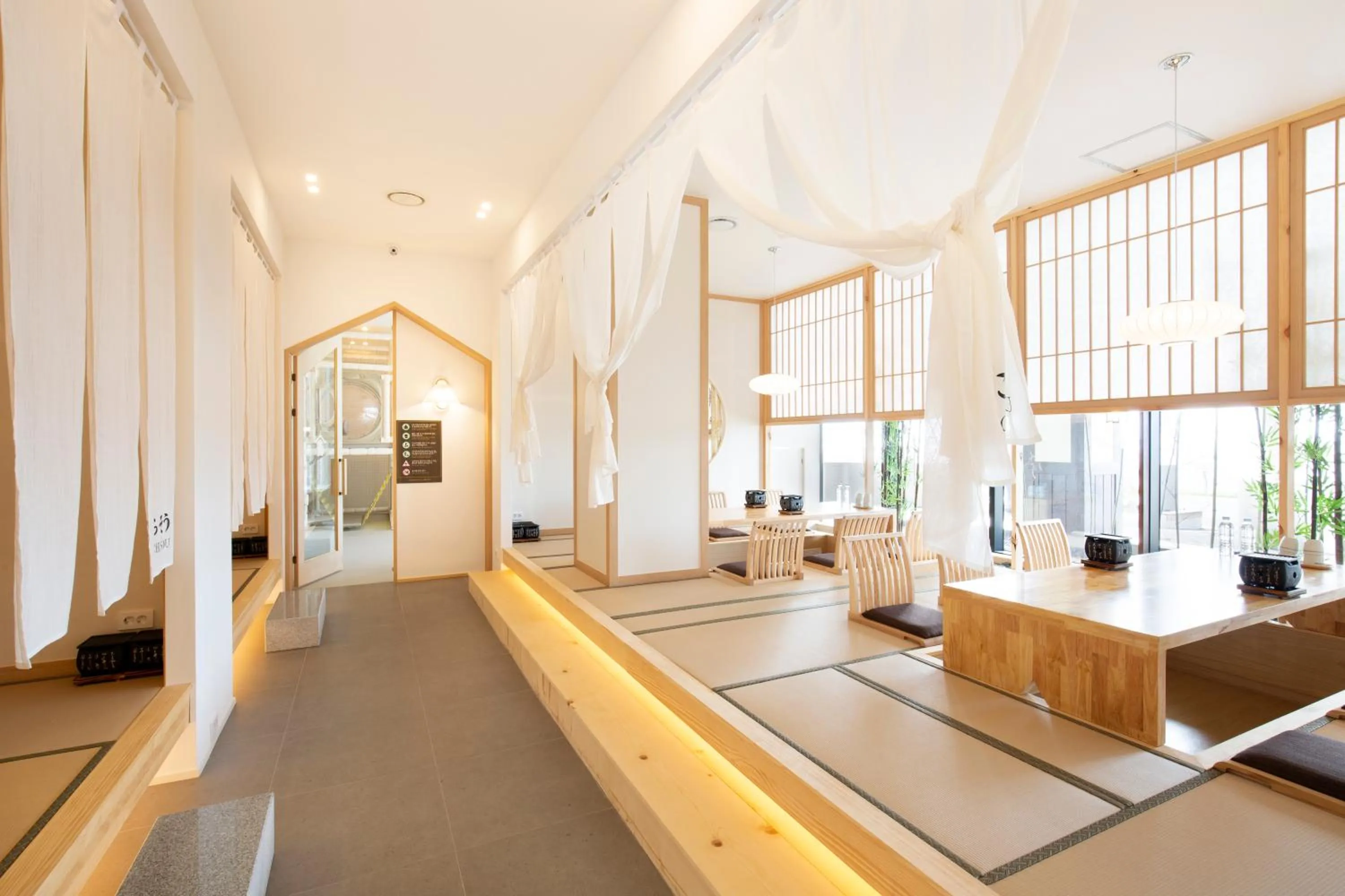 Restaurant/places to eat in Tomonoya Hotel & Ryokan Daecheon