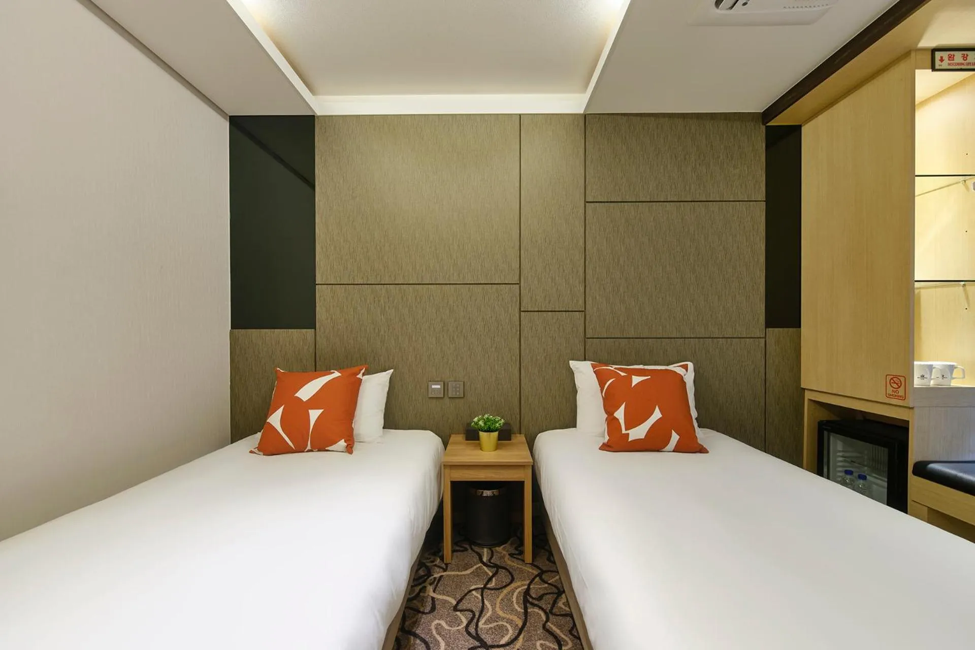 Bedroom, Bed in Jeju Grace Hotel