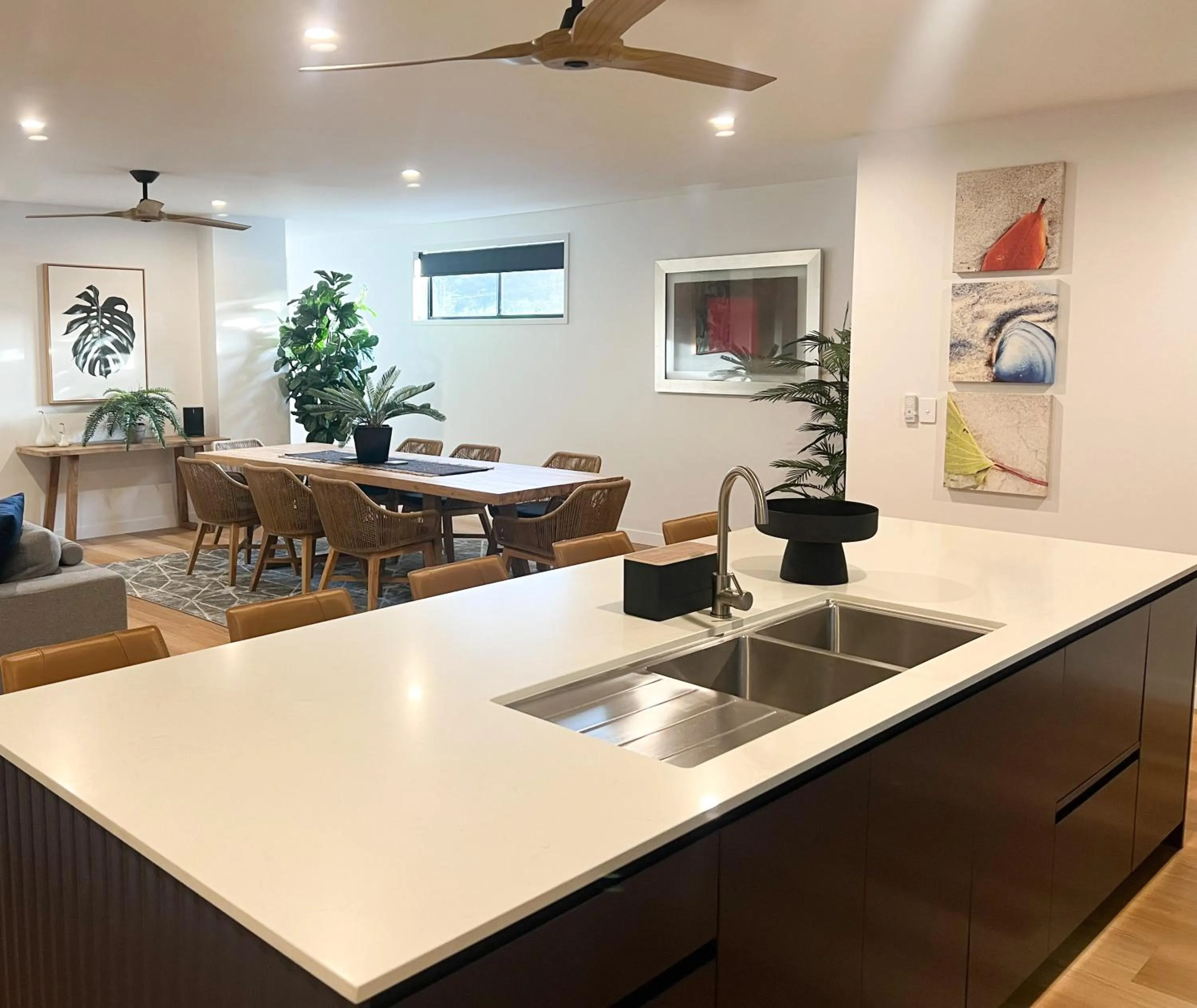 Kitchen or kitchenette in Plantation Hotel Coffs Harbour